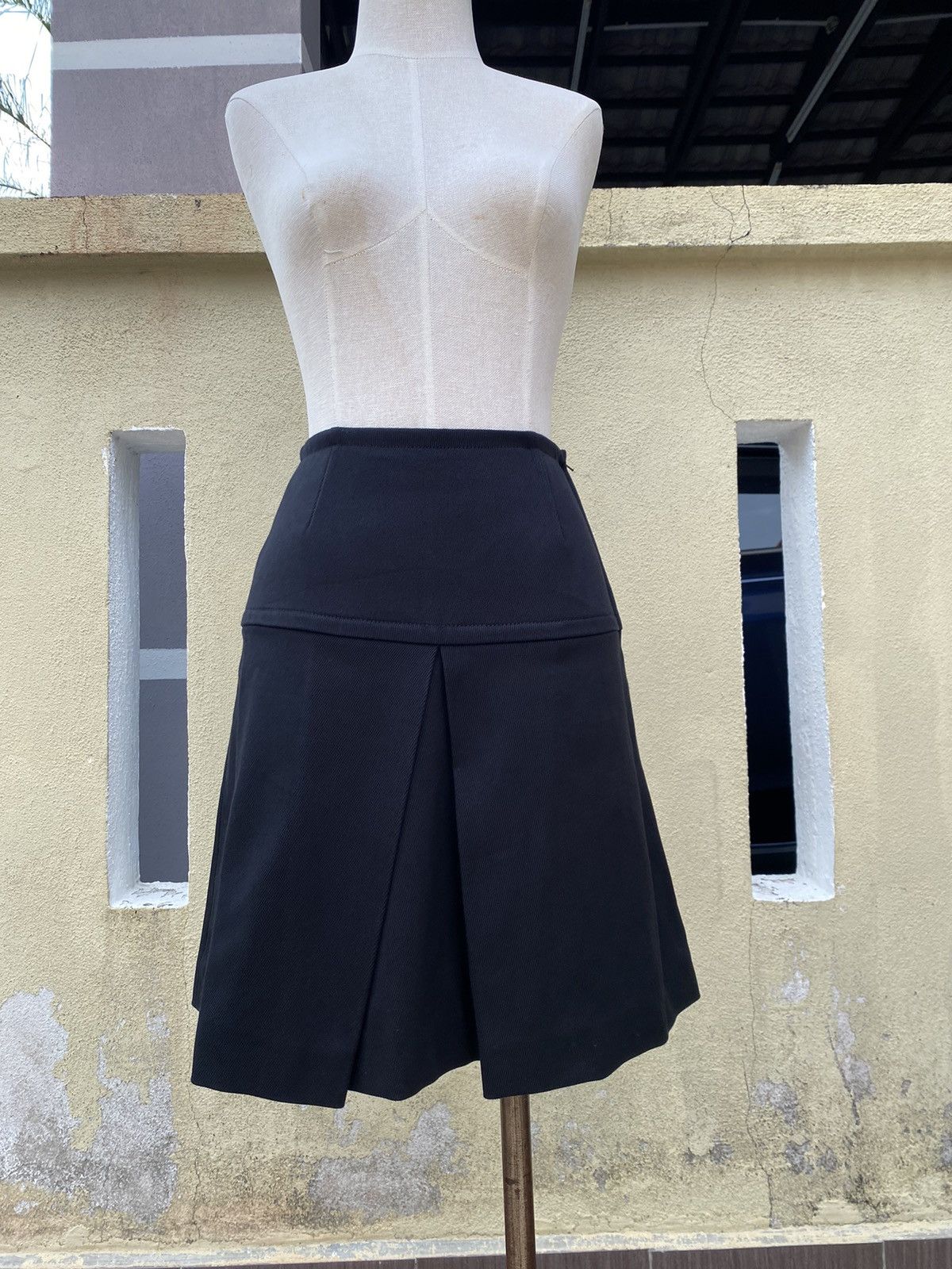 Miu Miu AMM1 2014 551 black mini skirt Size 27" / US 4 / IT 40 - 1 Thumbnail