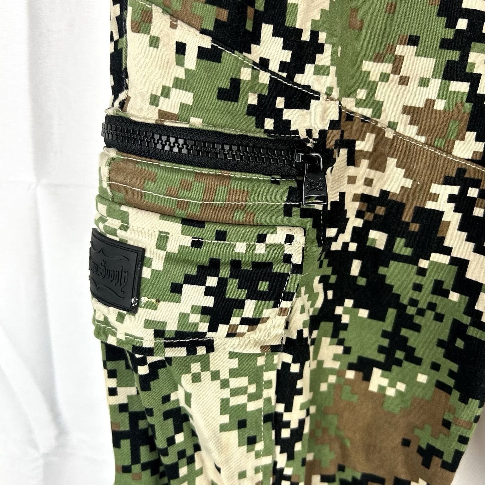 Vintage SNOOP DOGG Supply Pull On Cargo Pants Army Digi CAMO Size Small Cargo Pants Camouflage Men Casual Hip Hop 90s? Size US 29 - 3 Thumbnail