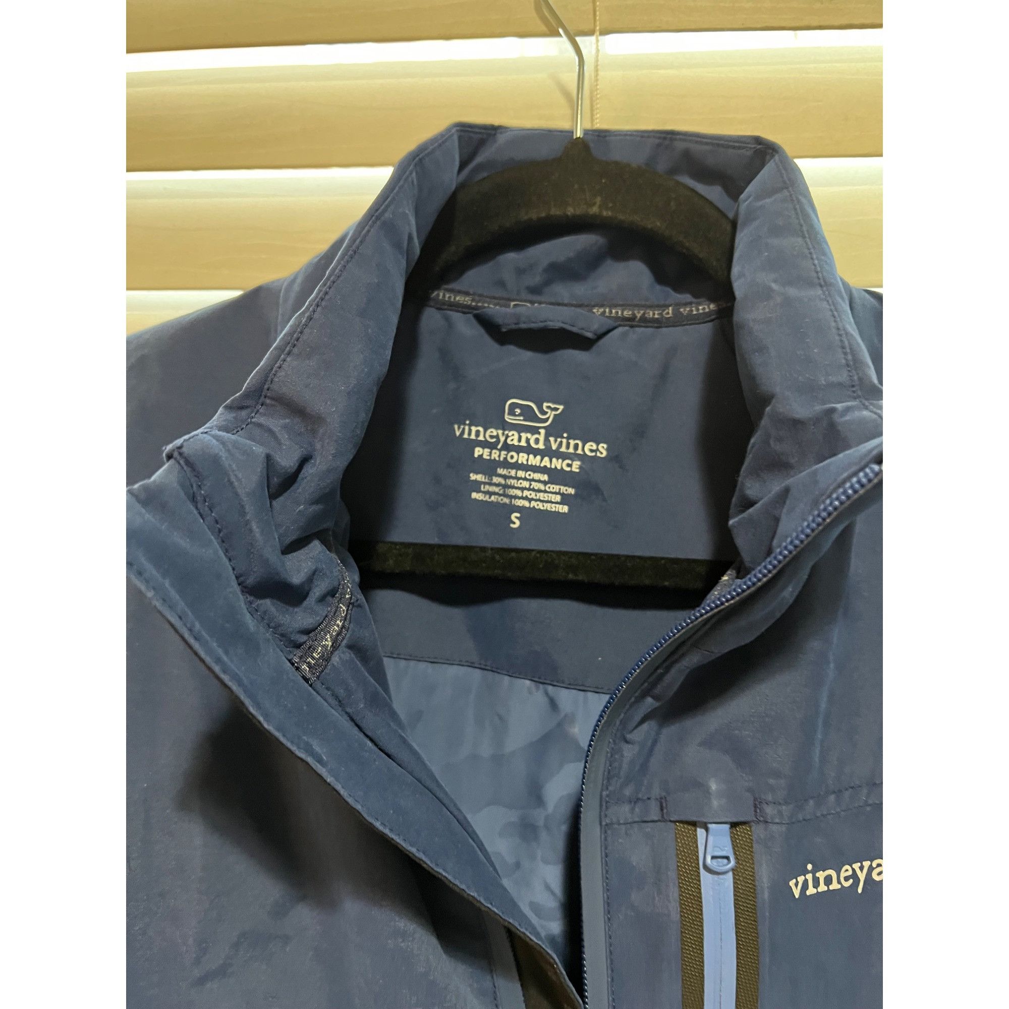 Vineyard Vines Vineyard Vines Performance Mens Jacket - Size S Size US S / EU 44-46 / 1 - 3 Thumbnail