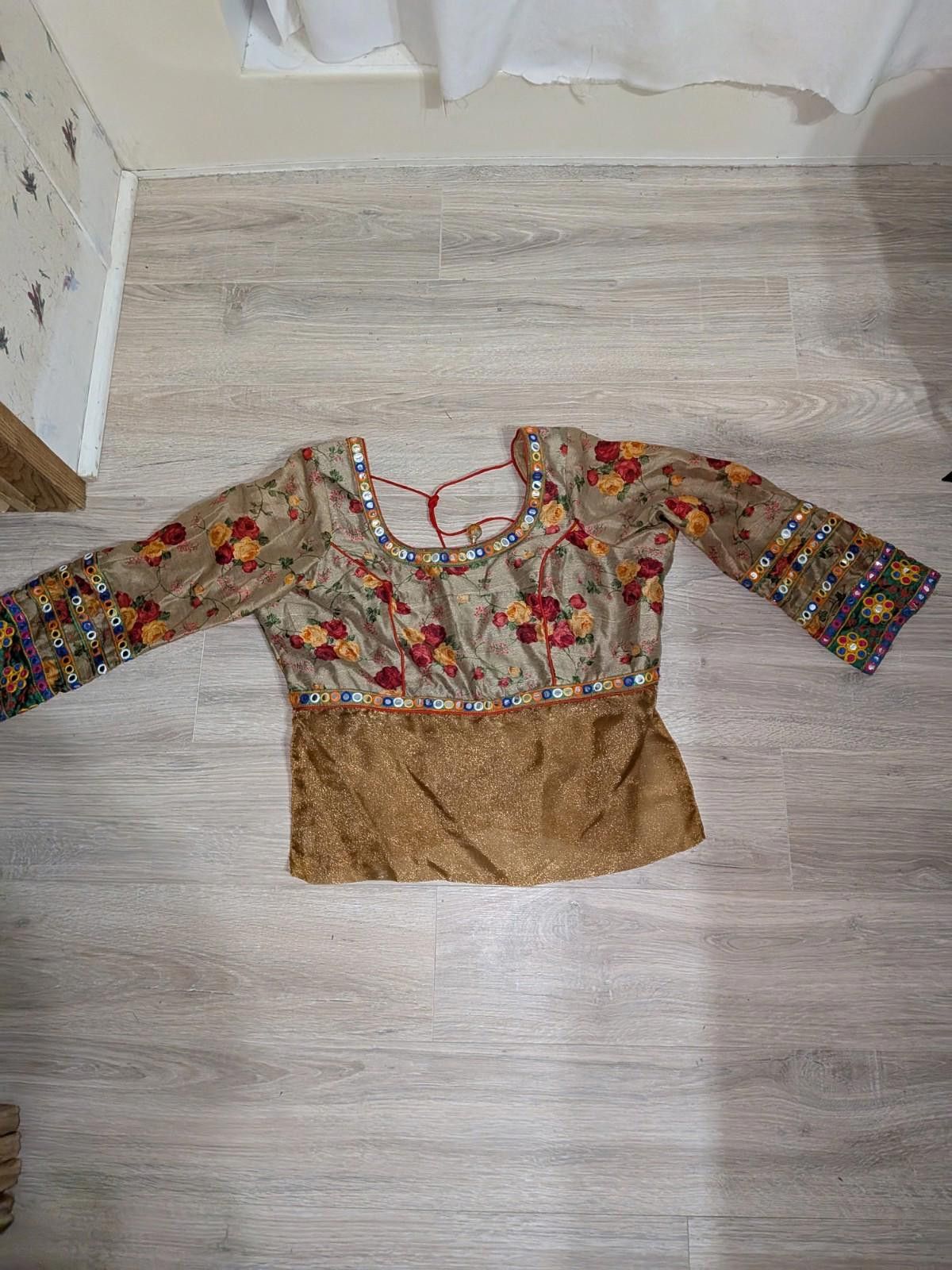 Handmade VTG 90s Gold Rose Indian Choli/Ravike Top W/ Mirror Accents Size ONE SIZE - 9 Thumbnail