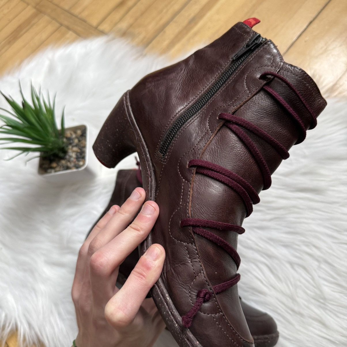 📌 Vintage Camper Leather Rubber Sole Heel Boots