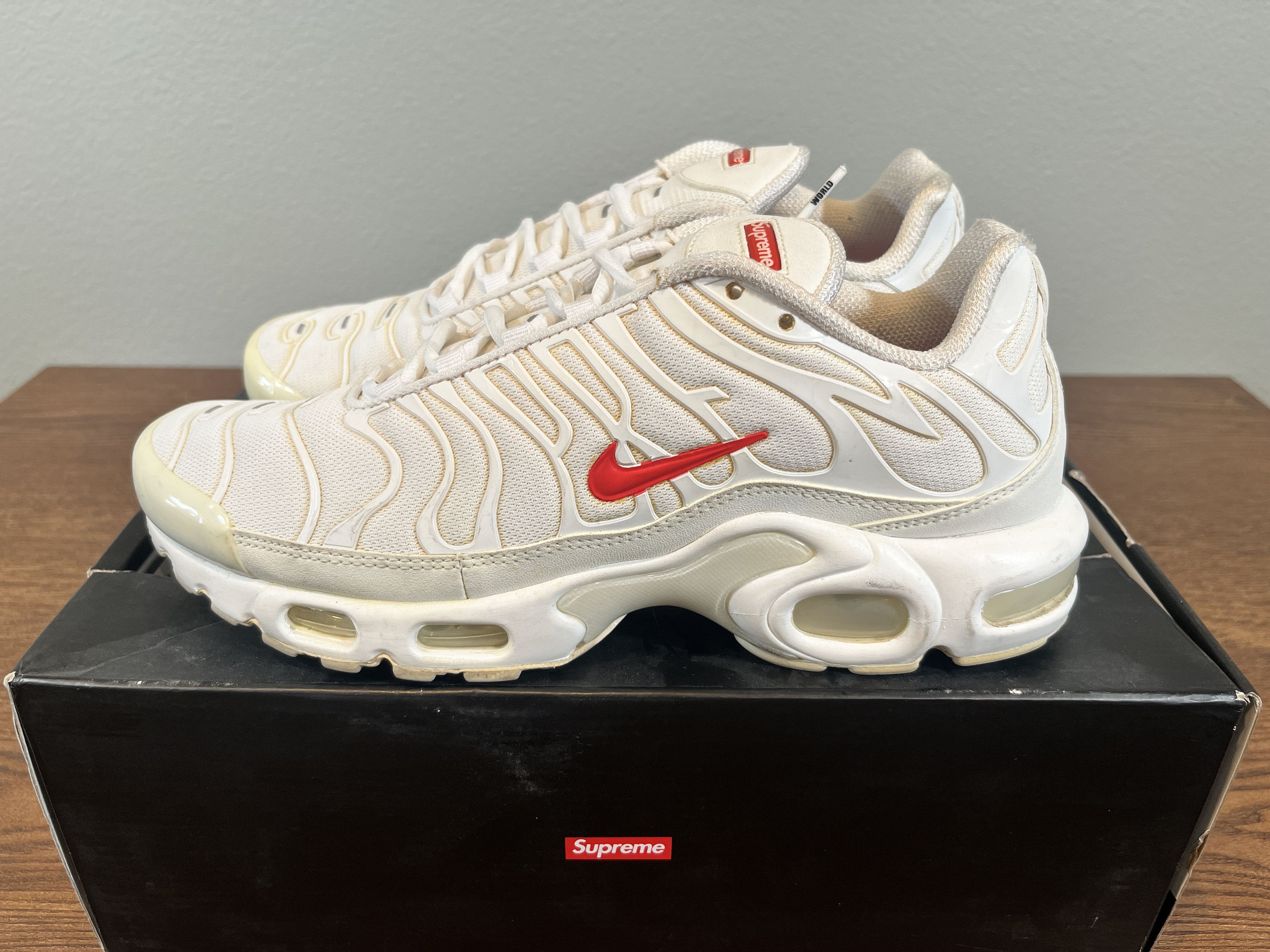 image of Nike Air Max Plus Tn Shoes in White, Men's (Size 8)