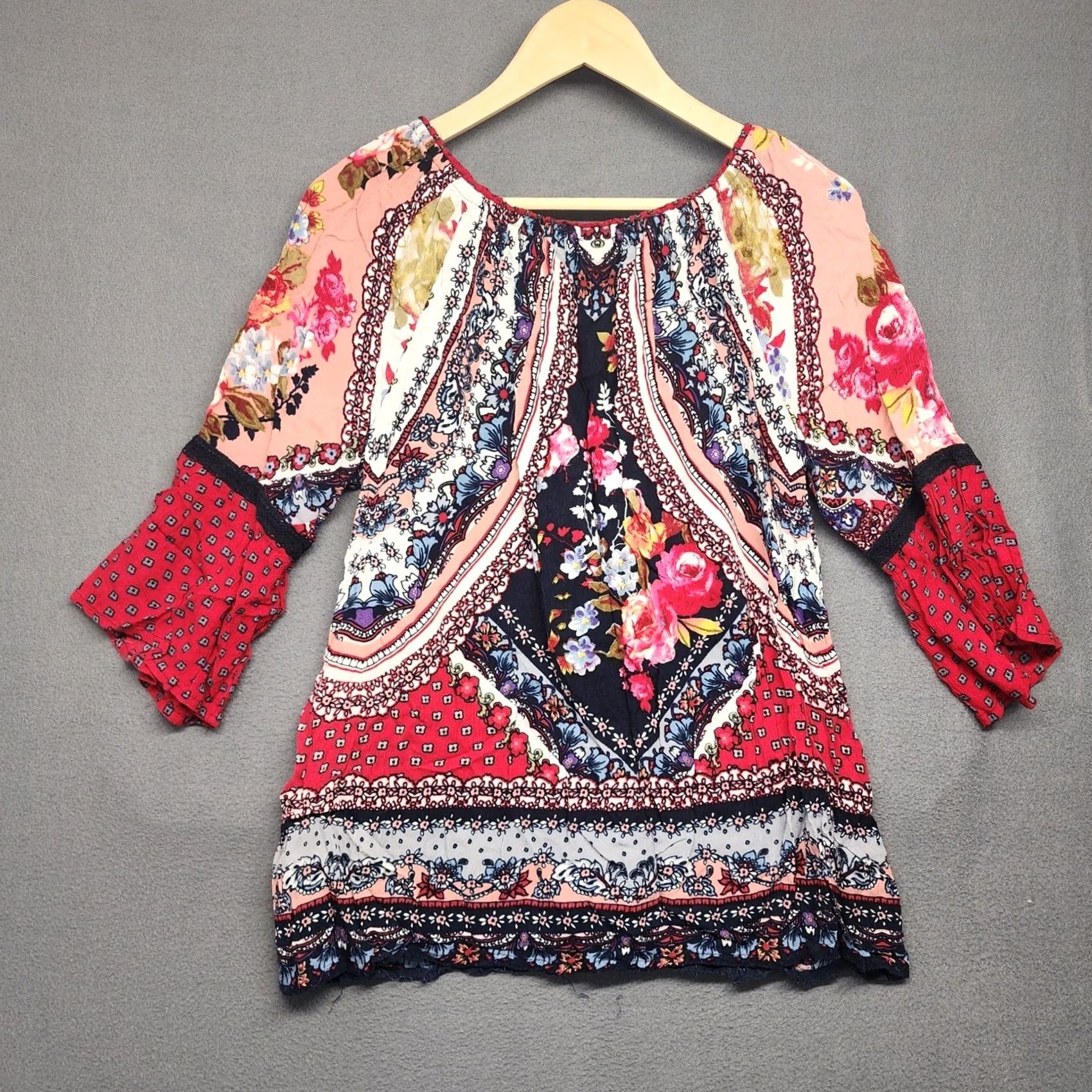 Bell Bila top Womens Medium Tassel Red Floral Boho Flowy 3/4 Bell Sleeve Peasant Shirt Size M / US 6-8 / IT 42-44 - 2 Thumbnail
