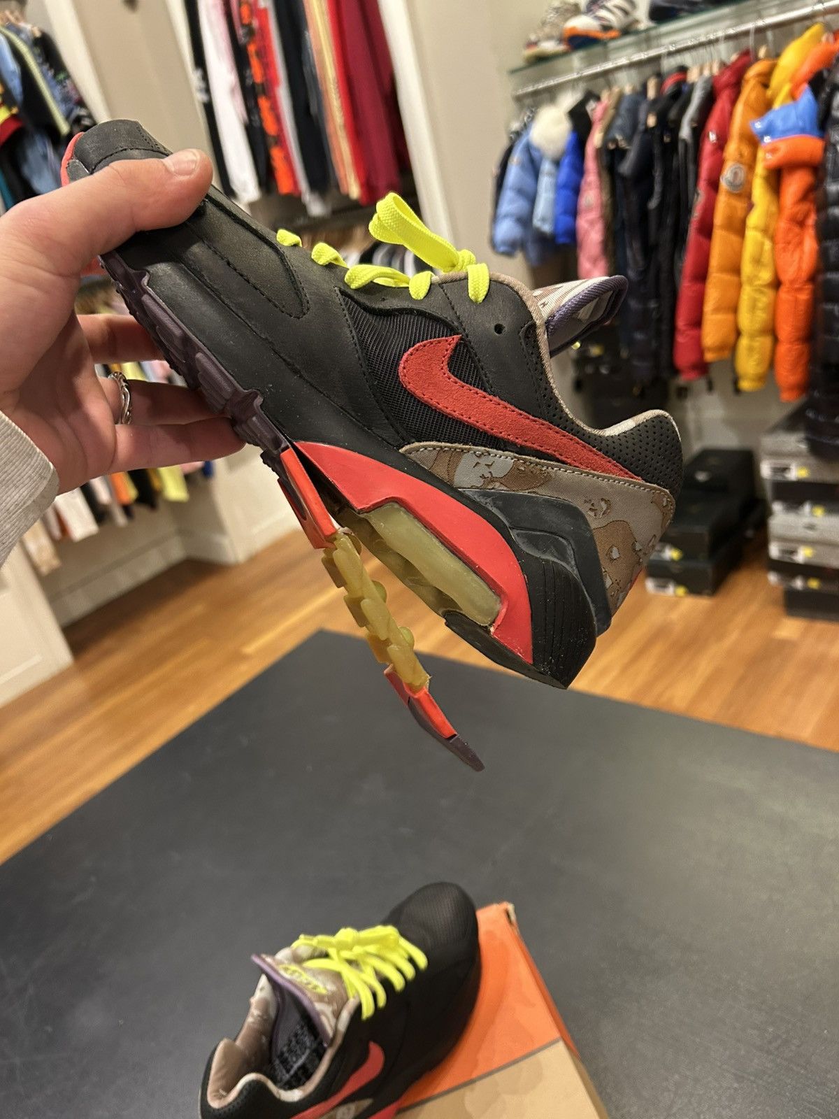 Nike Nike Air Max 180 Opium Size US 9 / EU 42 - 6 Thumbnail