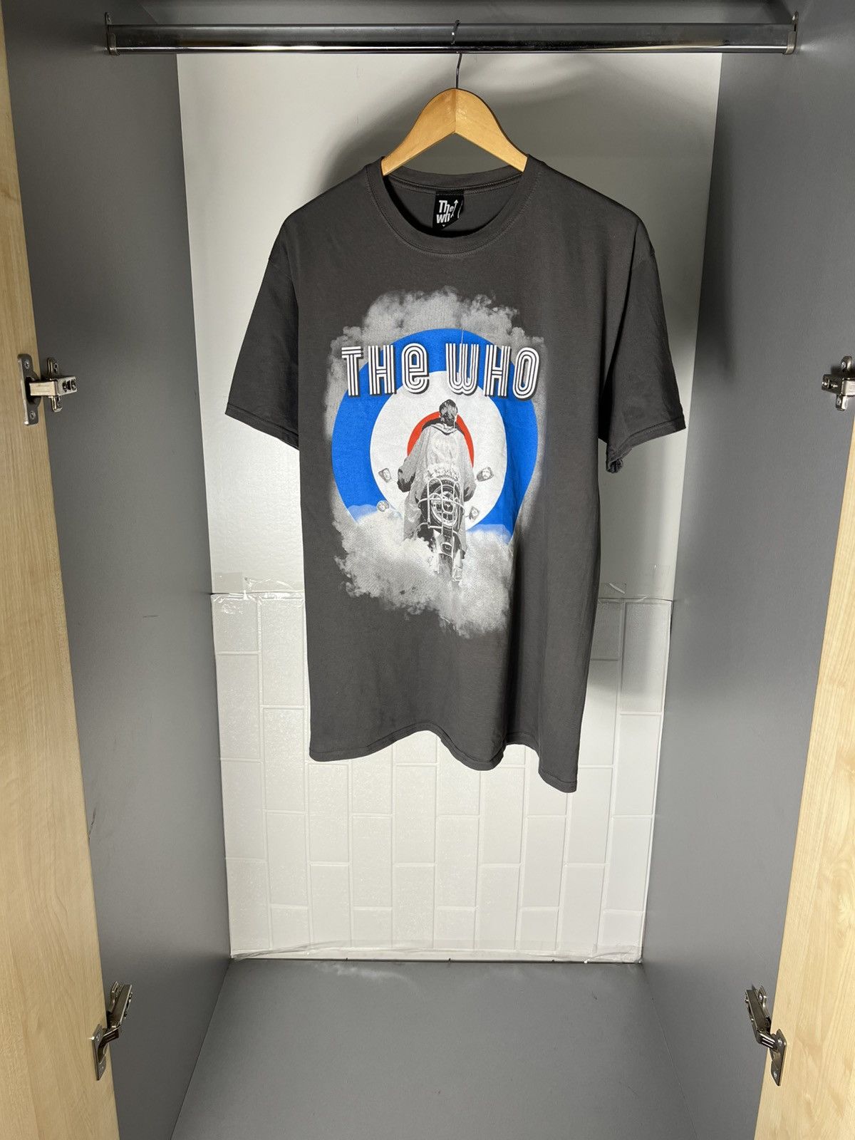Band Tees VINTAGE THE WHO WORLD TOUR ROCK T-SHIRT RETRO METAL Y2K 90s Size US XL / EU 56 / 4 - 2 Thumbnail