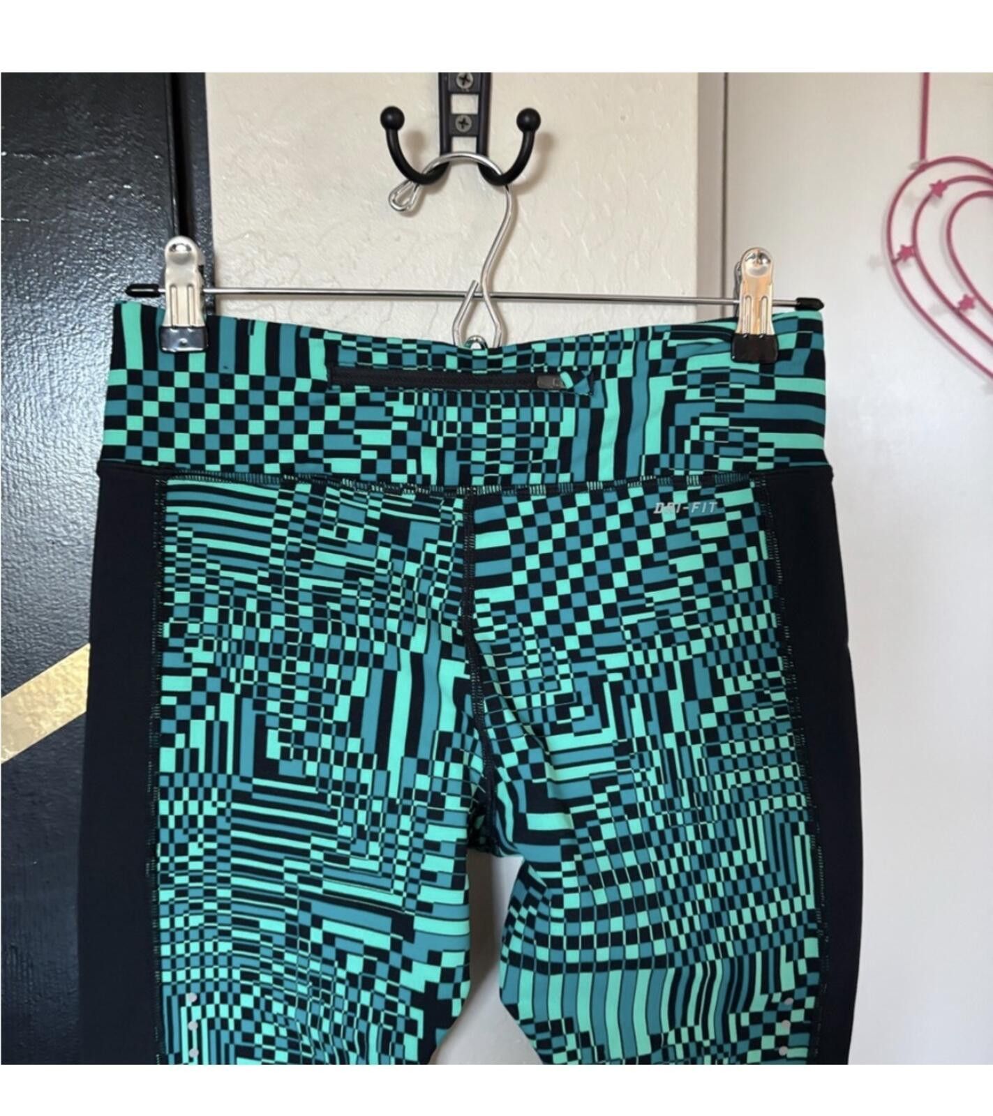 Nike (NIKE) Stylish Green Patterned womens Leggings Size 32" / US 10 / IT 46 - 7 Thumbnail
