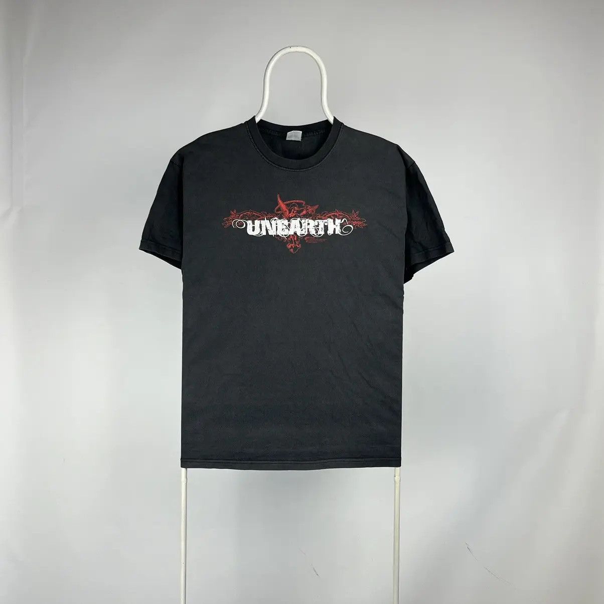 Band Tees Vintage Unearth y2k graphic tee faded 2005 Size US L / EU 52-54 / 3 - 1 Thumbnail