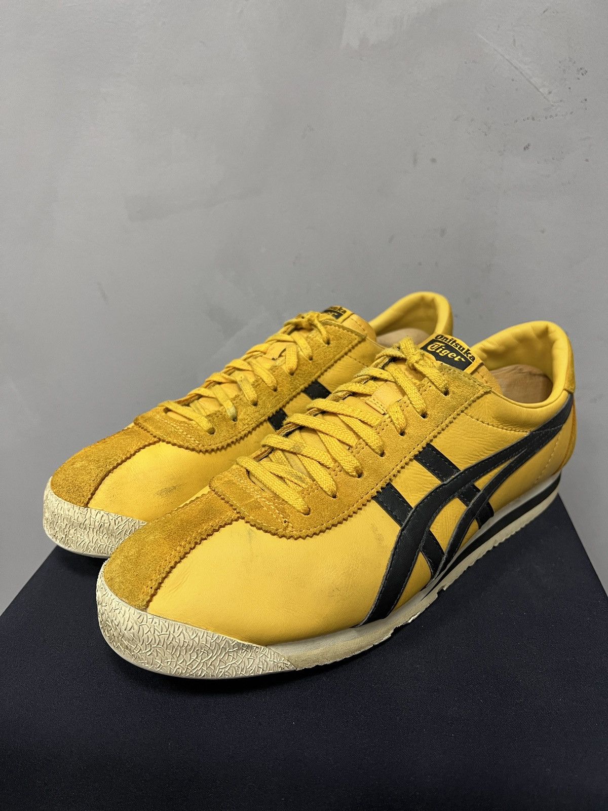 Onitsuka Tiger Onitsuka Tiger stripes yellow shoes kill bill hype ASICS Size US 14 / EU 47 - 7 Thumbnail