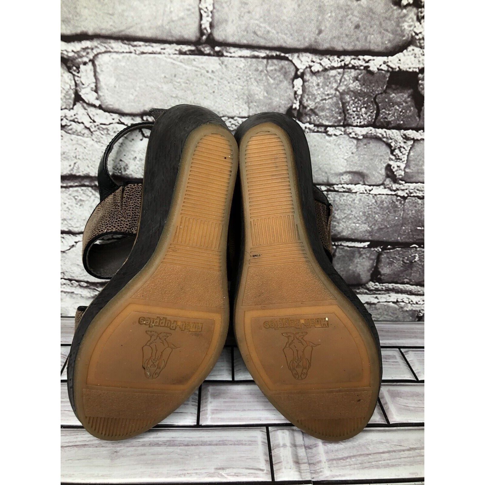 Hush Puppies Hush Puppies Taupe Leather Polka Dot Platform Wedges Sandals Size US 8 / IT 38 - 8 Thumbnail