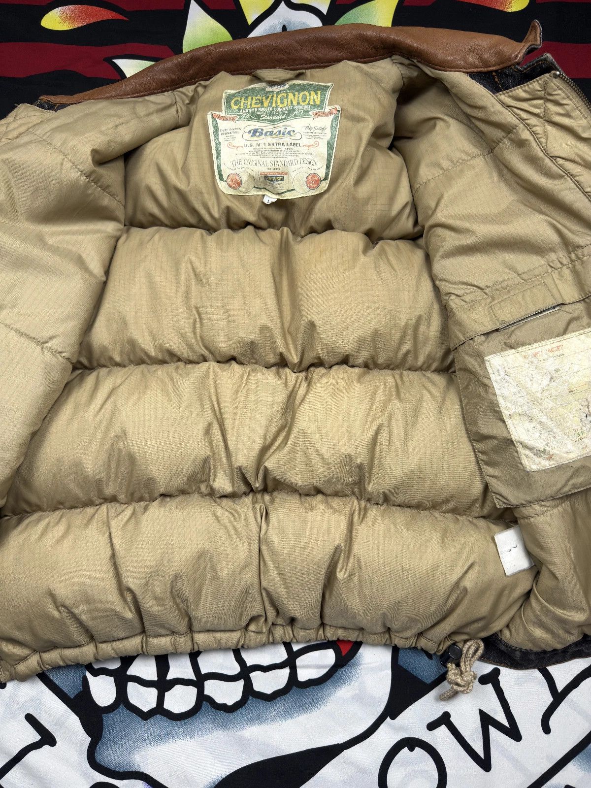 Chevignon Chevignon Vintage Outdoor Goose Down Jacket Rare jeans front Size US L / EU 52-54 / 3 - 3 Thumbnail