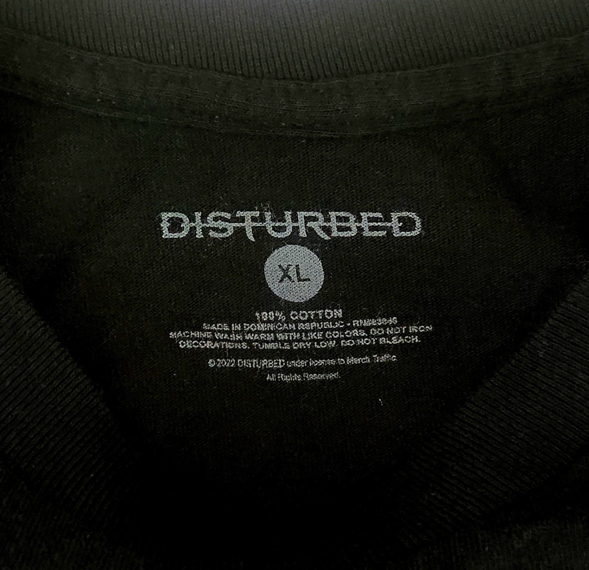 Band Tees Disturbed Divisive logo on front sleeves and back Music Size US XL / EU 56 / 4 - 4 Thumbnail