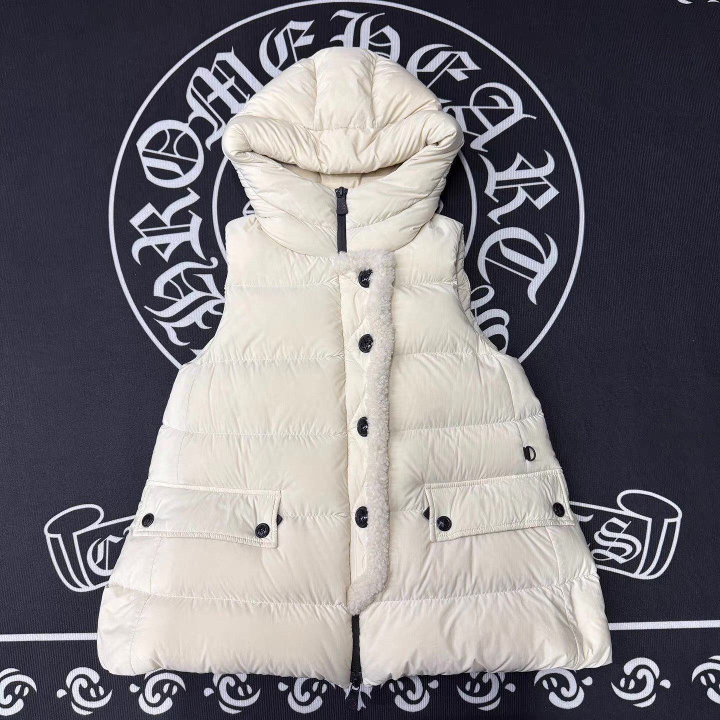 Moncler White Padded Hooded Vest Size US M / EU 48-50 / 2 - 1 Thumbnail