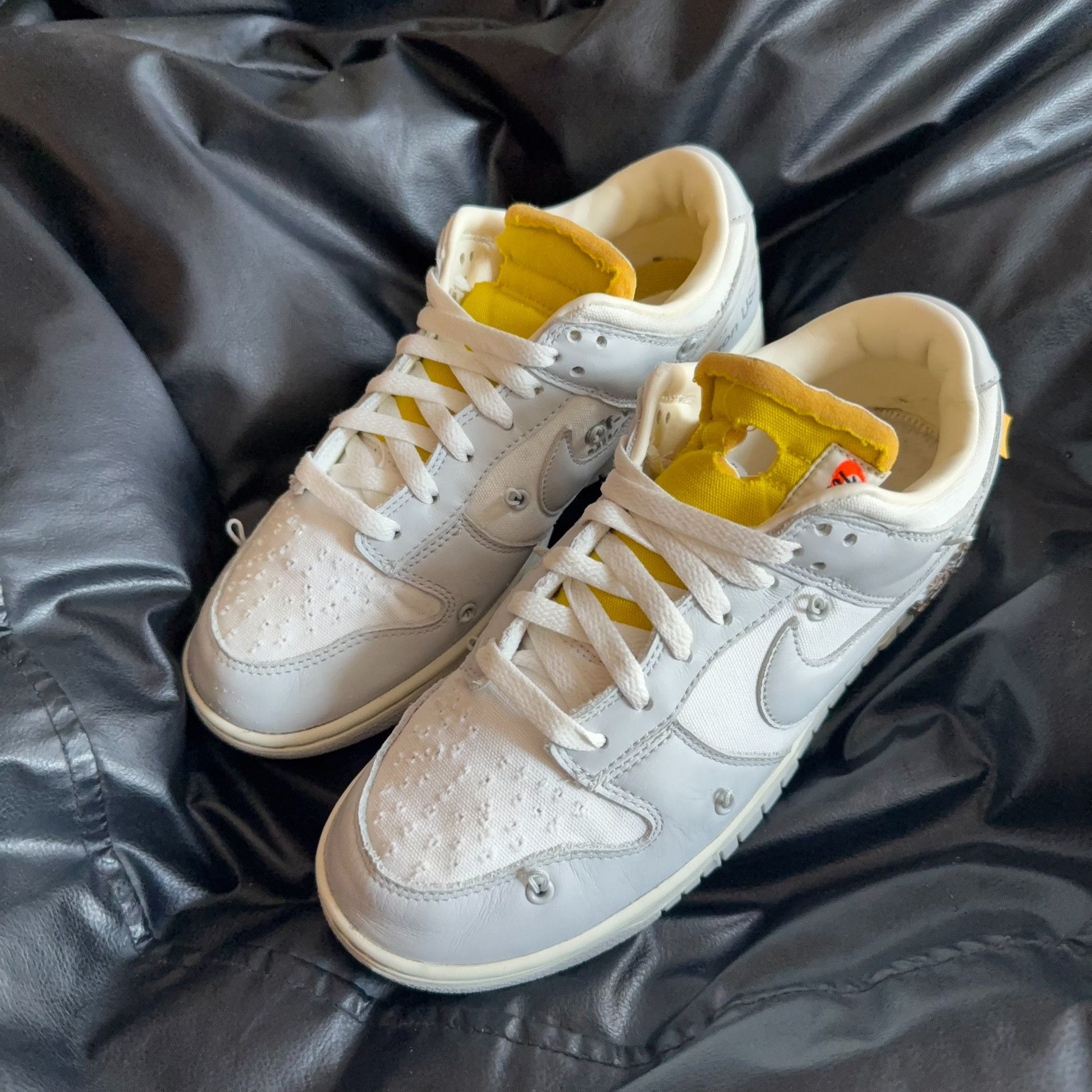 Off-White Off-White Collab White Lowtop Sneakers 42 Men Size US 9 / EU 42 - 1 Thumbnail