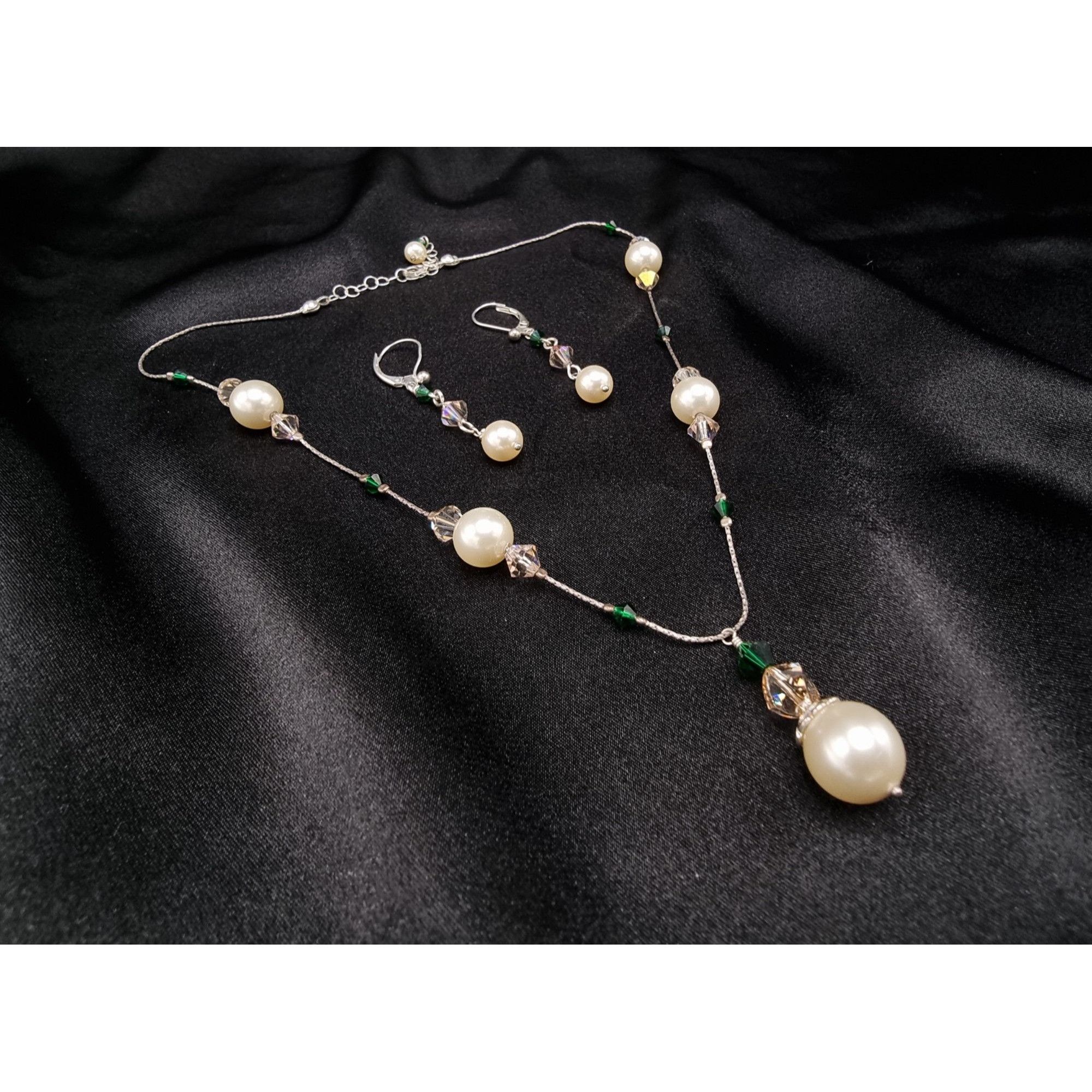 Vintage Faux Pearl Necklace & Earrings Set With Green Crystal Accent Size ONE SIZE - 3 Thumbnail