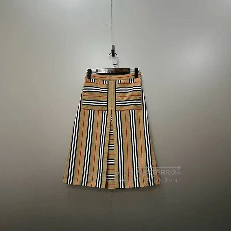 Burberry Burberry Striped Cotton Midi Skirt for Summer. Size 28" / US 6 / IT 42 - 1 Thumbnail
