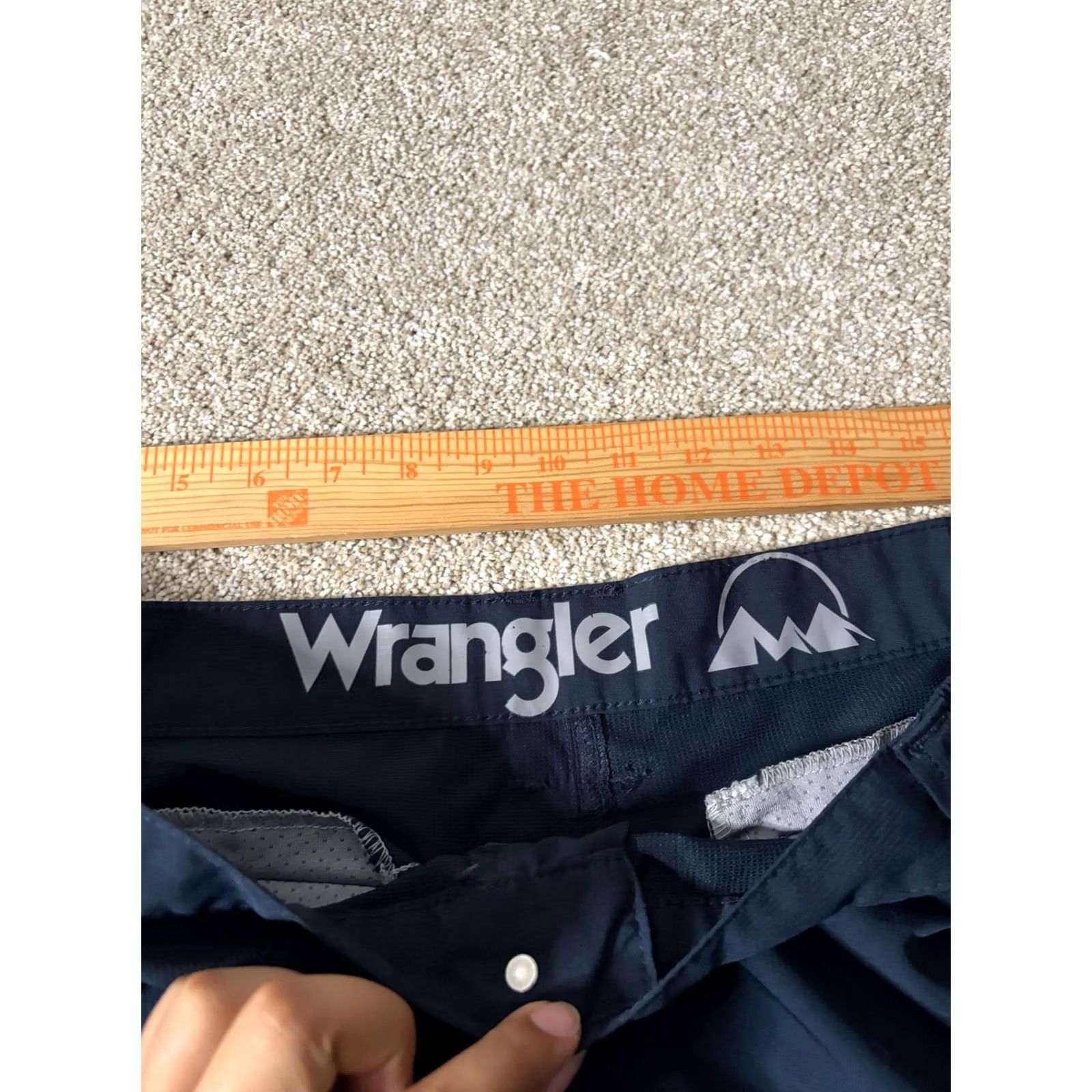 Wrangler Wrangler Shorts Mens 40 Blue Hiking Elastic Waist Lightweight Zip Pocket Outdoor Size US 40 / EU 56 - 5 Thumbnail