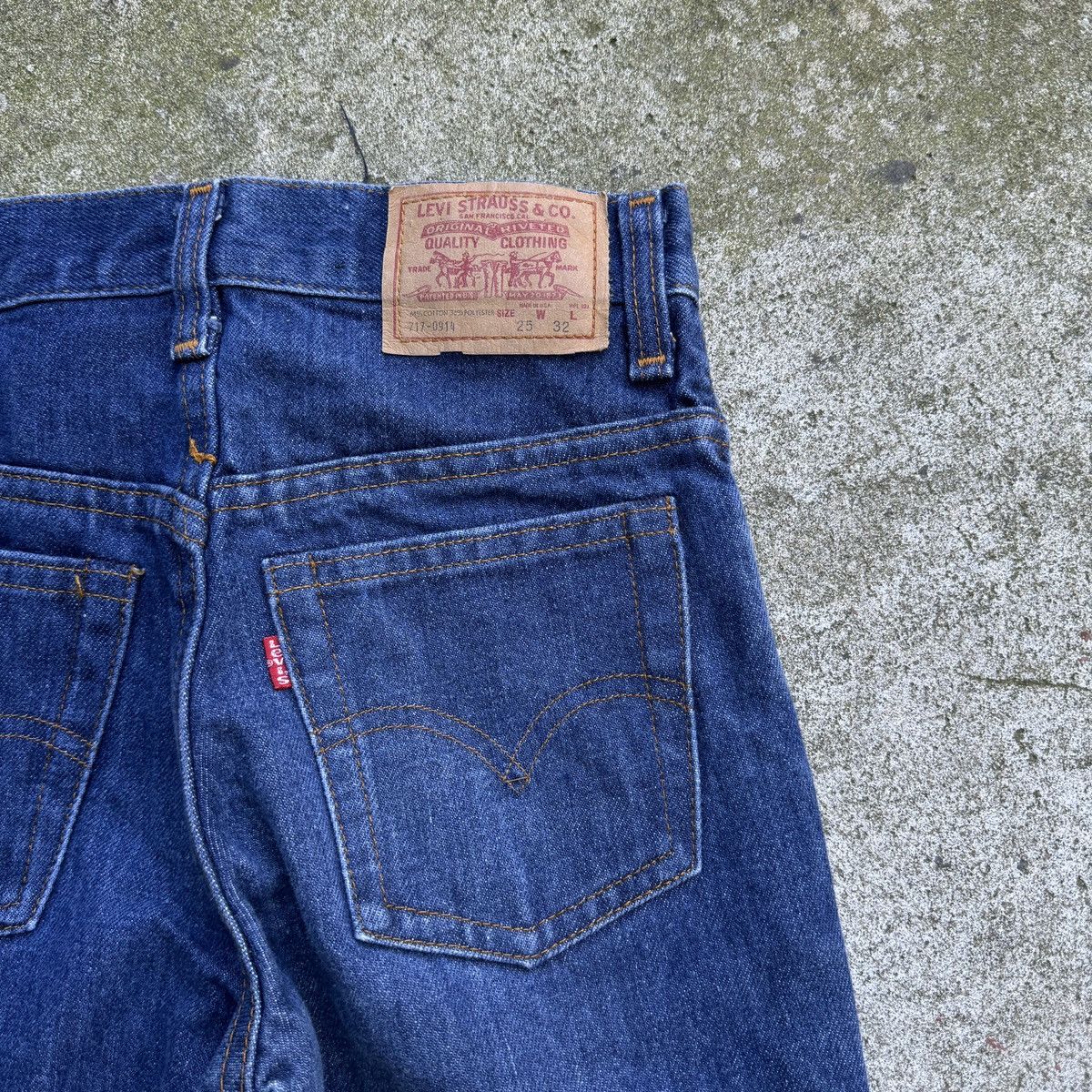 Levi's Vintage 80s Levi's 563 Dark Wash Bootcut Jeans 24x32 Size 24" / US 00 / IT 34 - 6 Thumbnail