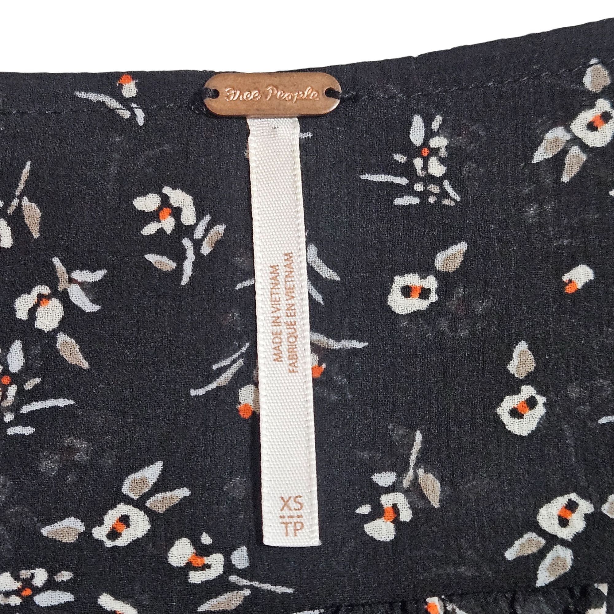 Free People Free People Smocked Floral Blouse Black XS |Cottage core She Size XS / US 0-2 / IT 36-38 - 4 Thumbnail