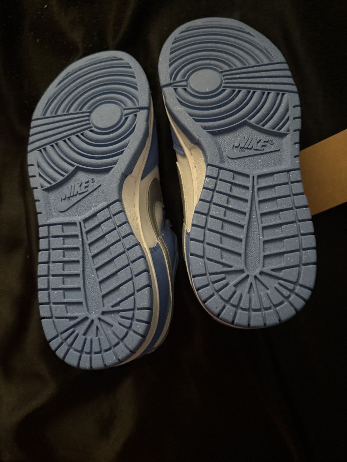 Nike BRAND NEW Nike Dunk Low Royal Pulse Women size 6 Size US 6 / IT 36 - 5 Thumbnail