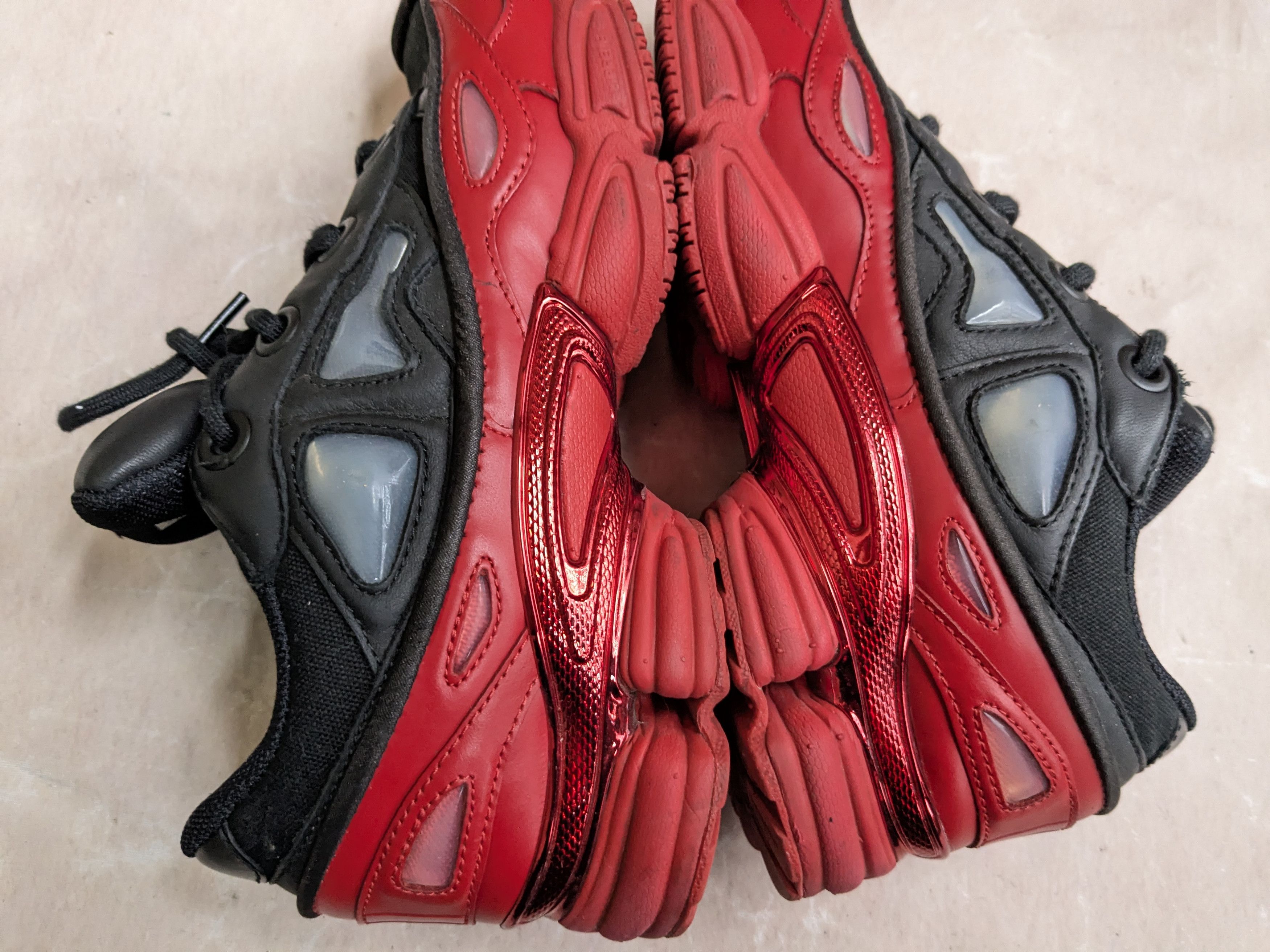 Raf Simons Adidas Raf Simons Ozweego 3 Black Scarlet DA8775 Black 7 Size US 7 / EU 40 - 9 Thumbnail