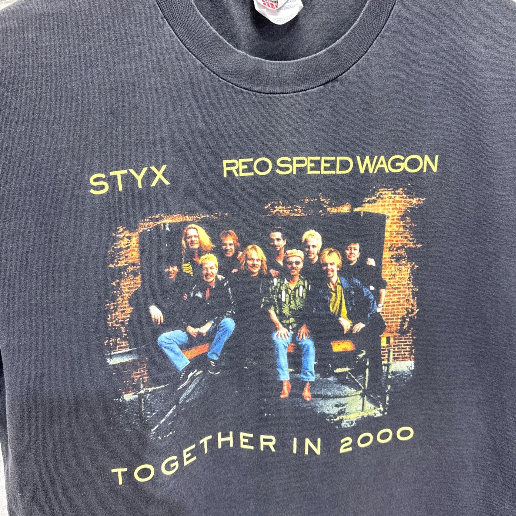 Vintage VINTAGE Styx Tour T Shirt Black Rock Large Adult Unisex Cotton 2000 Concert Tee Mens Size US L / EU 52-54 / 3 - 7 Thumbnail