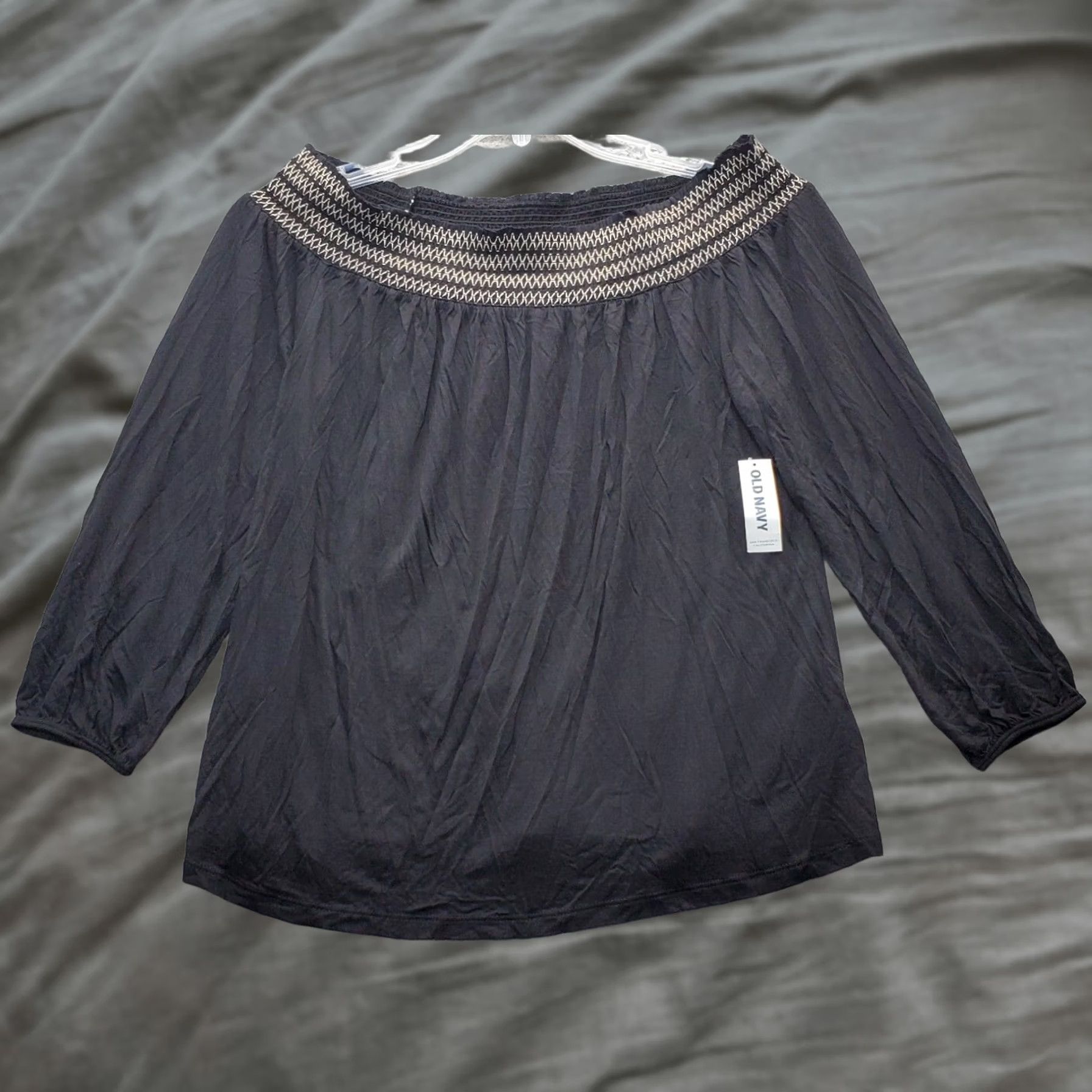 Old Navy Old Navy Blouse Womens Medium Black Viscose Long Sleeve Off The Shoulder Shirt Size M / US 6-8 / IT 42-44 - 1 Thumbnail