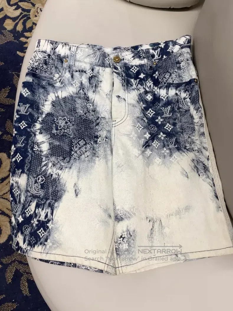 Louis Vuitton Louis Vuitton Cashew flower shorts Size US 29 - 1 Thumbnail