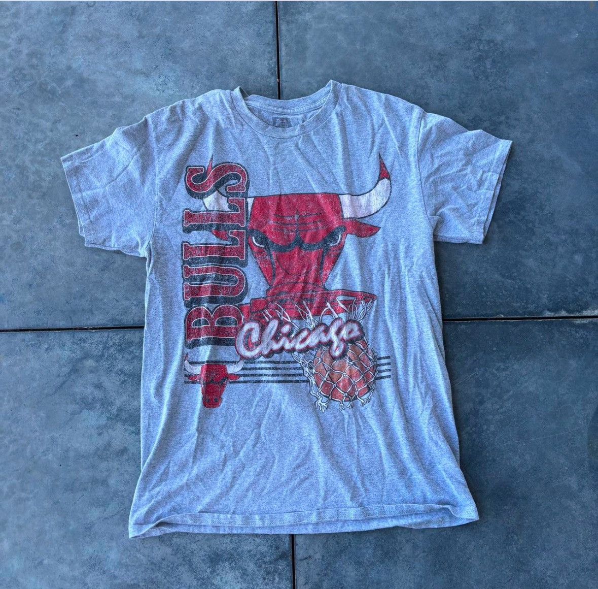Vintage Vintage Chicago Bulls Gray T-Shirt Size US M / EU 48-50 / 2 - 1 Thumbnail