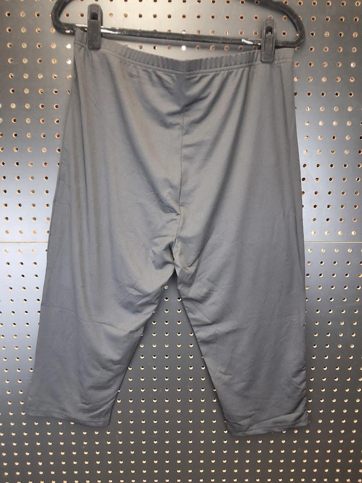 Genetic Manipulation Shinichiro Kuriya Black Women's Capri Pants XXL - Comfortable & Stylish! Size 42" / US 20 - 2 Thumbnail