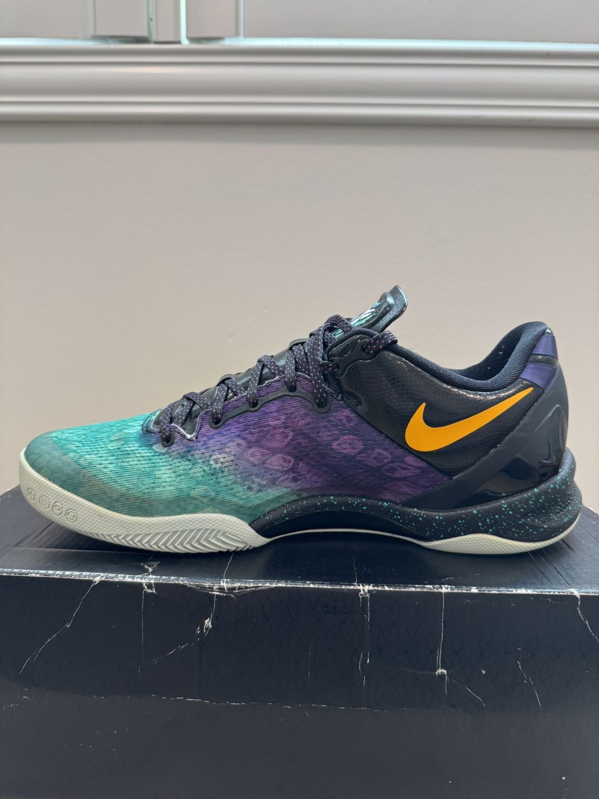 Nike Nike Kobe 8 Easter Size 8.5 Excellent Condition Size US 8.5 / EU 41-42 - 7 Thumbnail