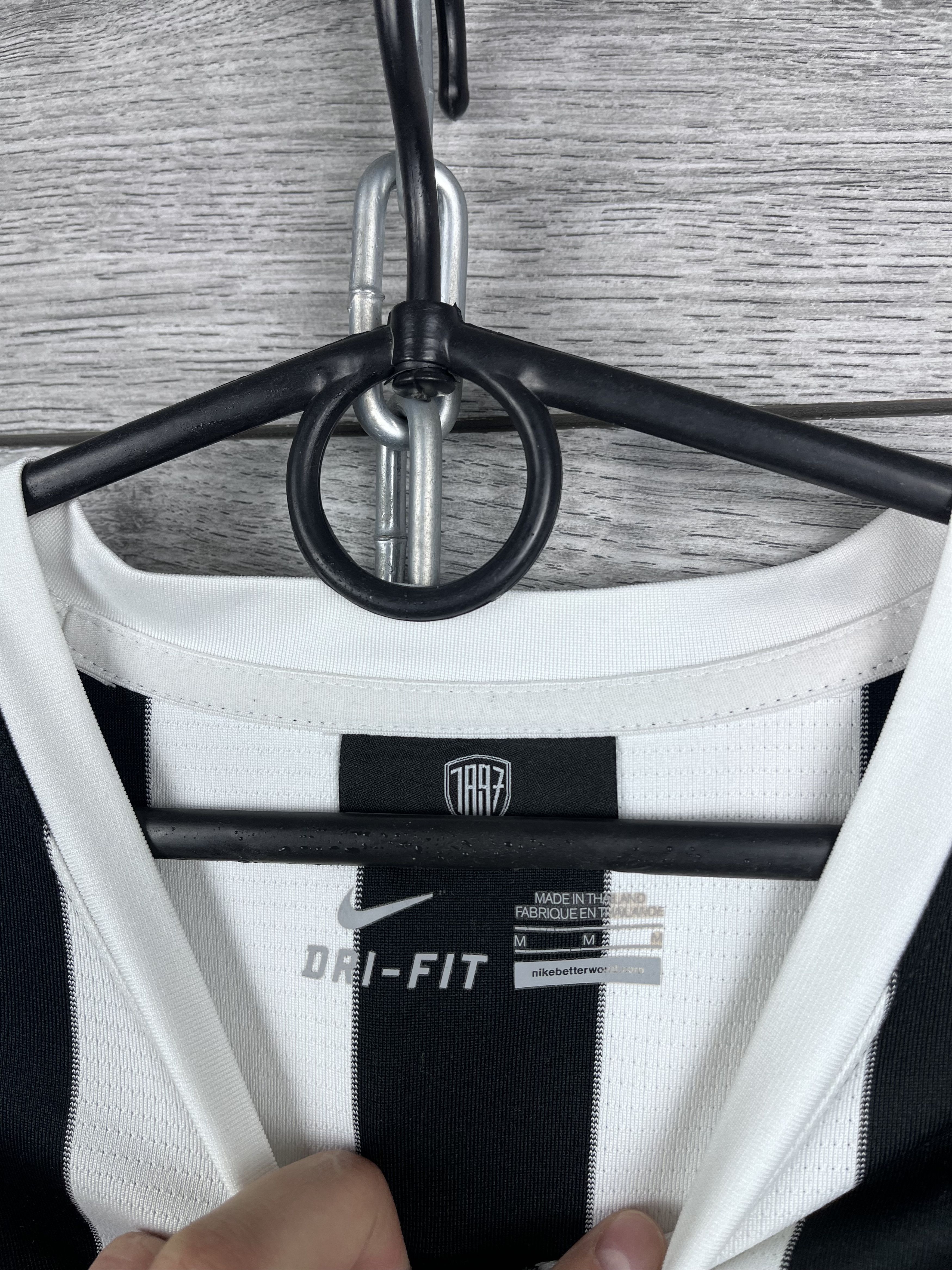 Nike Vintage men jersey Nike Fc Juventus size M Mirko Vucinic #10 Size US M / EU 48-50 / 2 - 4 Thumbnail