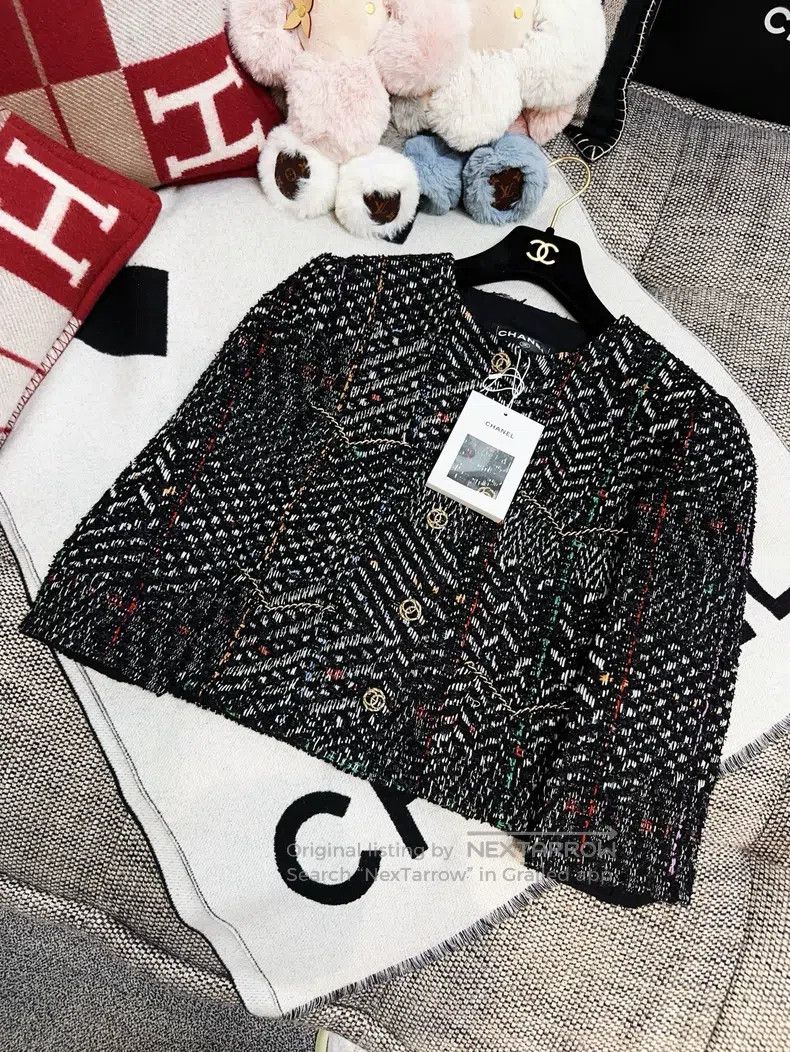 Chanel Chanel 23b black colour round neck four-pocket jacket Size S / US 4 / IT 40 - 1 Thumbnail