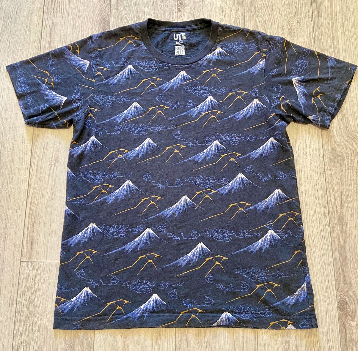 Uniqlo Uniqlo Hokusai Blue Japanese printed tee Size US M / EU 48-50 / 2 - 1 Thumbnail