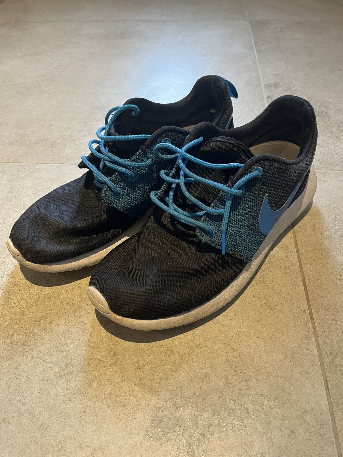 Nike Nike Sneaker Roshe Run One Size US 9 / EU 42 - 1 Thumbnail