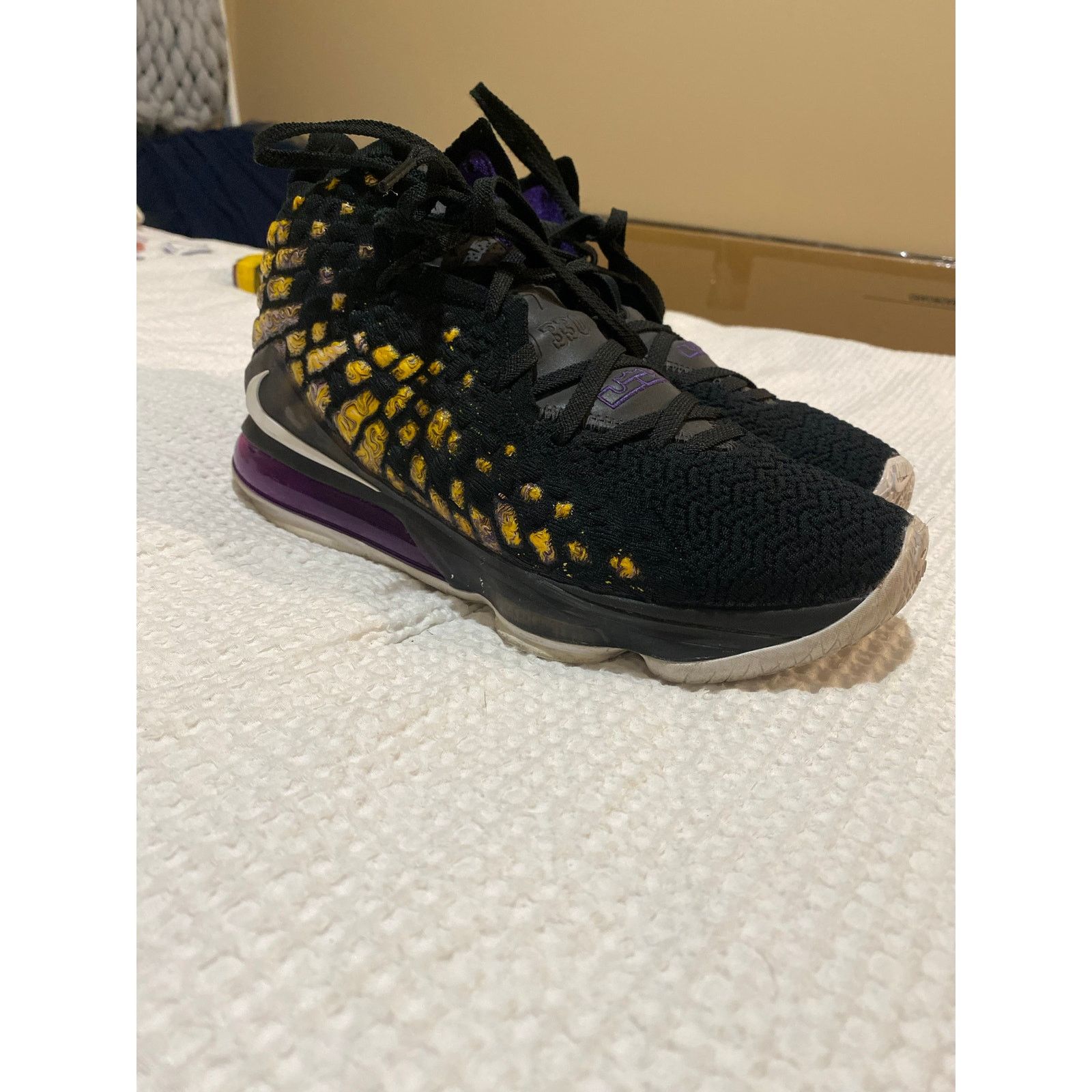 Nike Nike LeBron 17 Lakers 2019 Mens Size 11 Black Athletic shoe Size US 11 / EU 44 - 1 Thumbnail