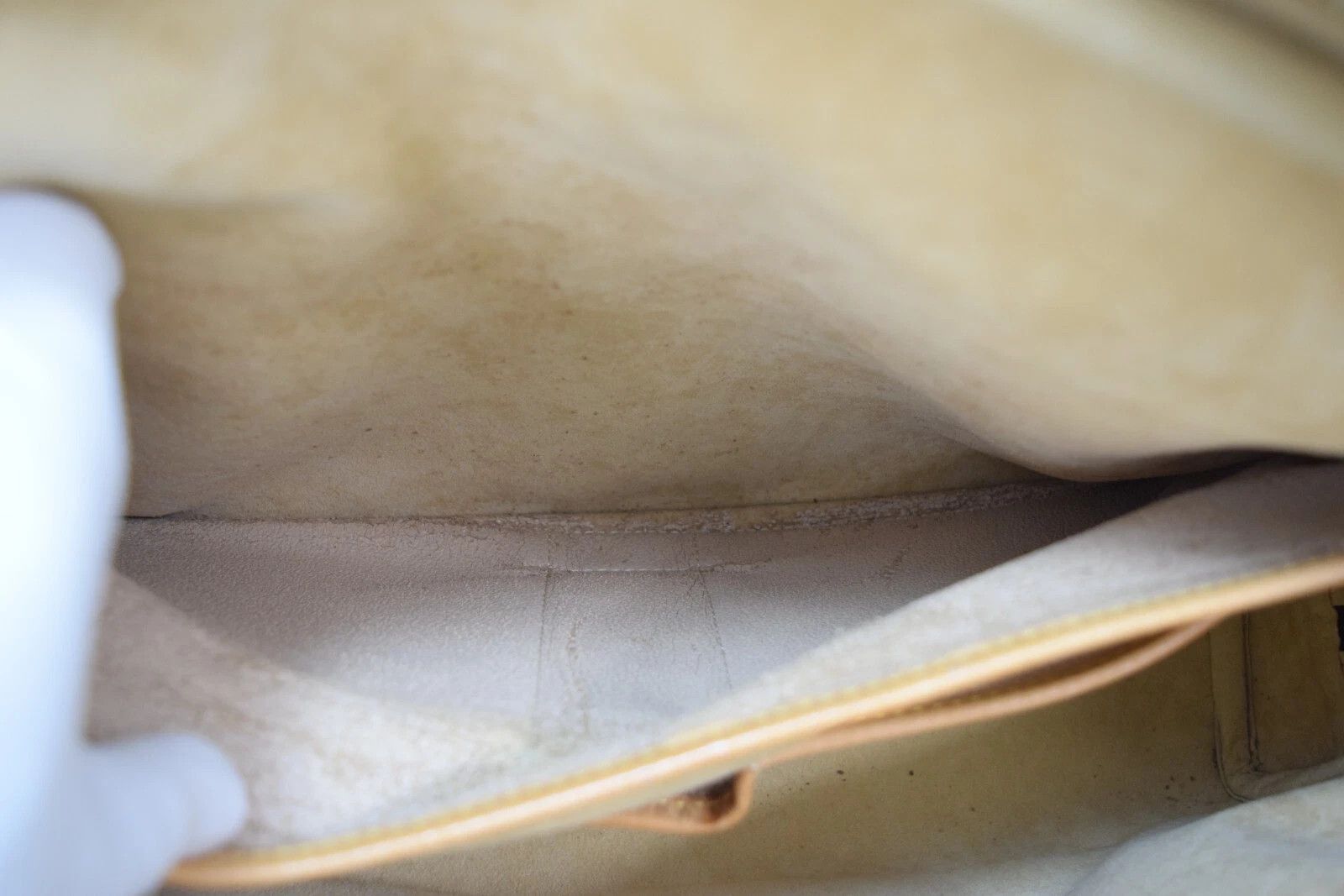 Louis Vuitton Louis Vuitton Rivoli Monogram Canvas Handbag M53380 Size ONE SIZE - 20 Thumbnail