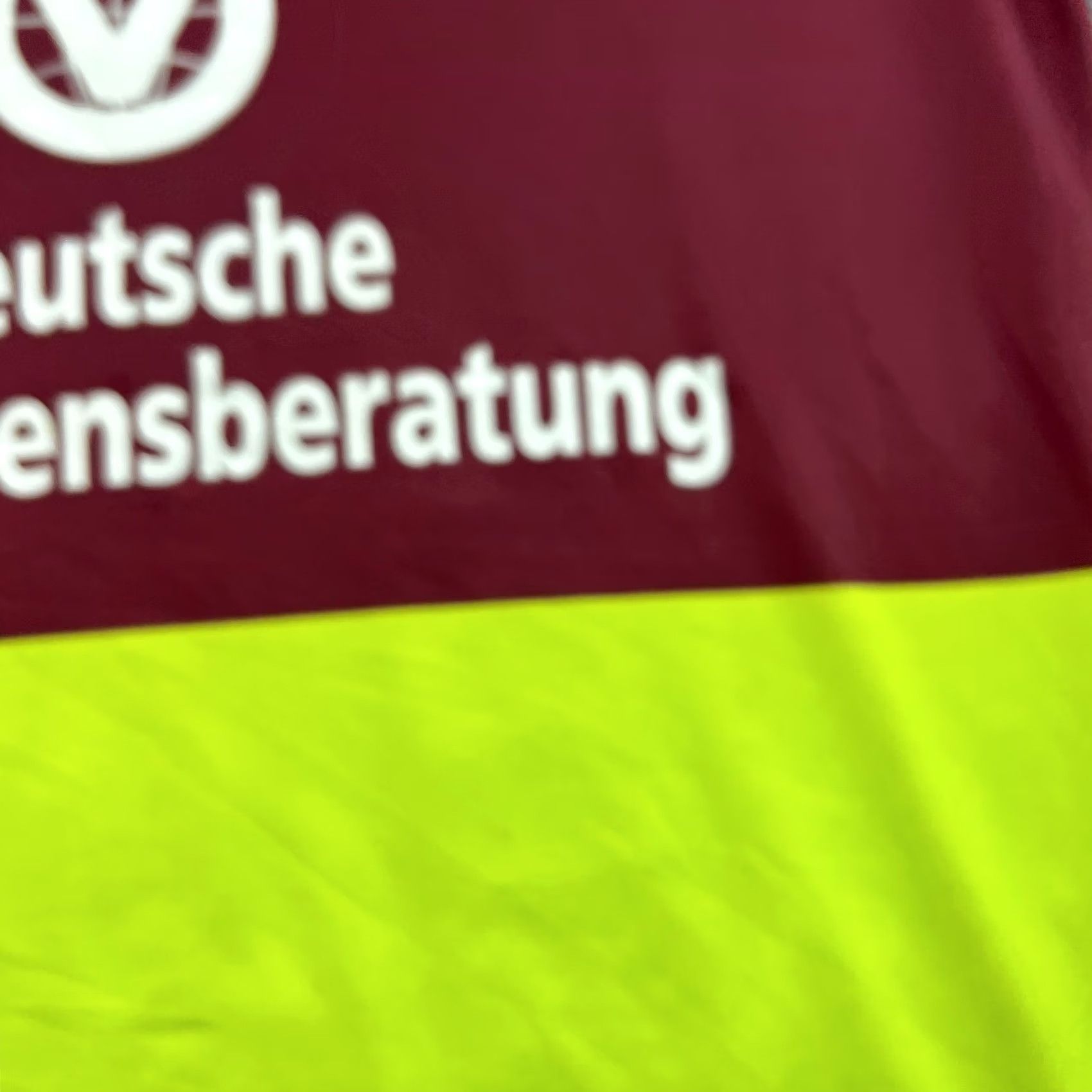 Kappa Kappa Kaiserslautern 2006 2007 Away Josh Simpson Match Worn Football Jersey XL Multicolor Short Sleeve Pullover Round Neck Men Sports Football Jersey Size US L / EU 52-54 / 3 - 7 Thumbnail