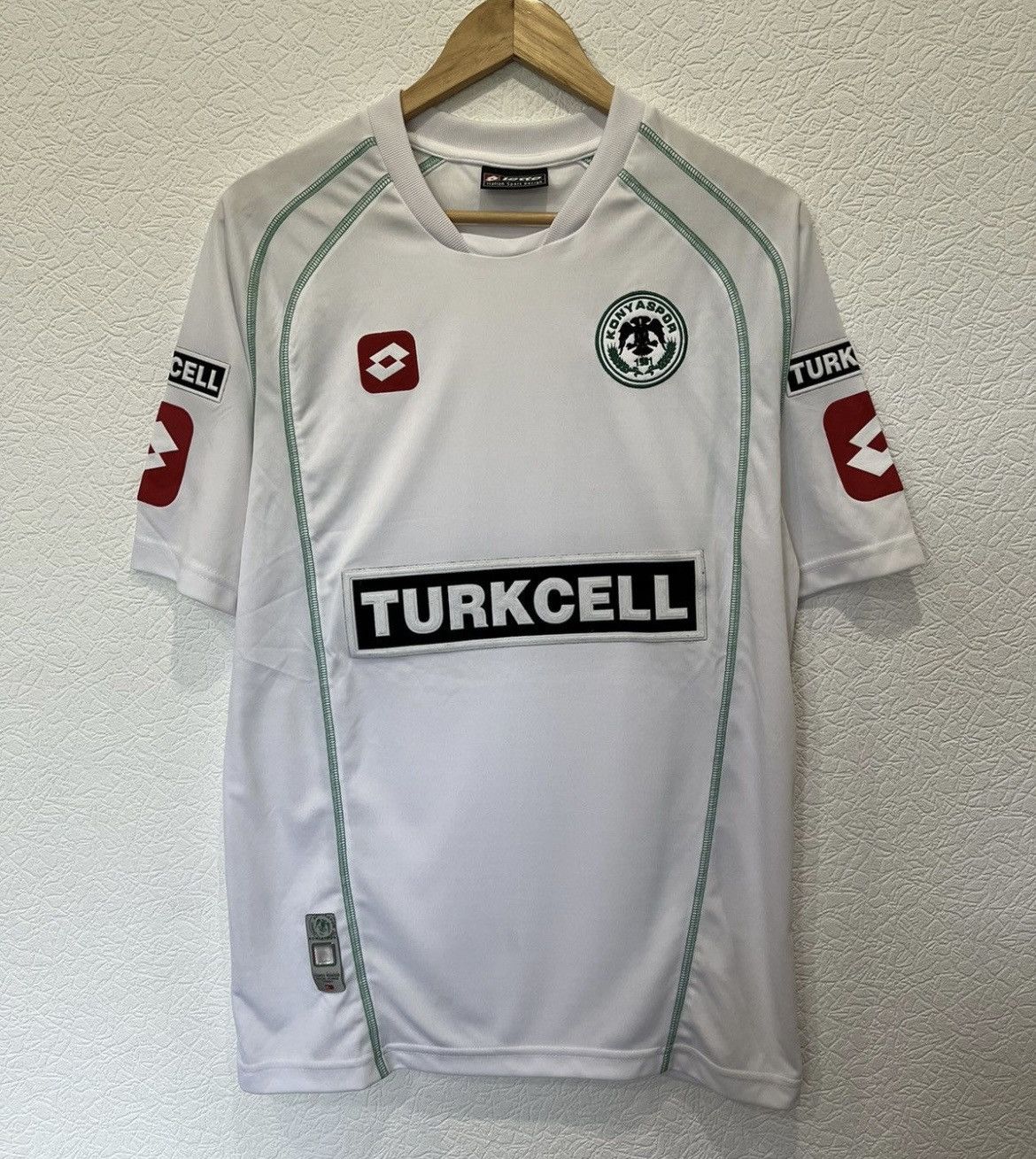 Lotto Sport KONYASPOR LOTTO 2005/2006 HOME KIT SOCCER JERSEY TURKCELL Size US L / EU 52-54 / 3 - 1 Thumbnail