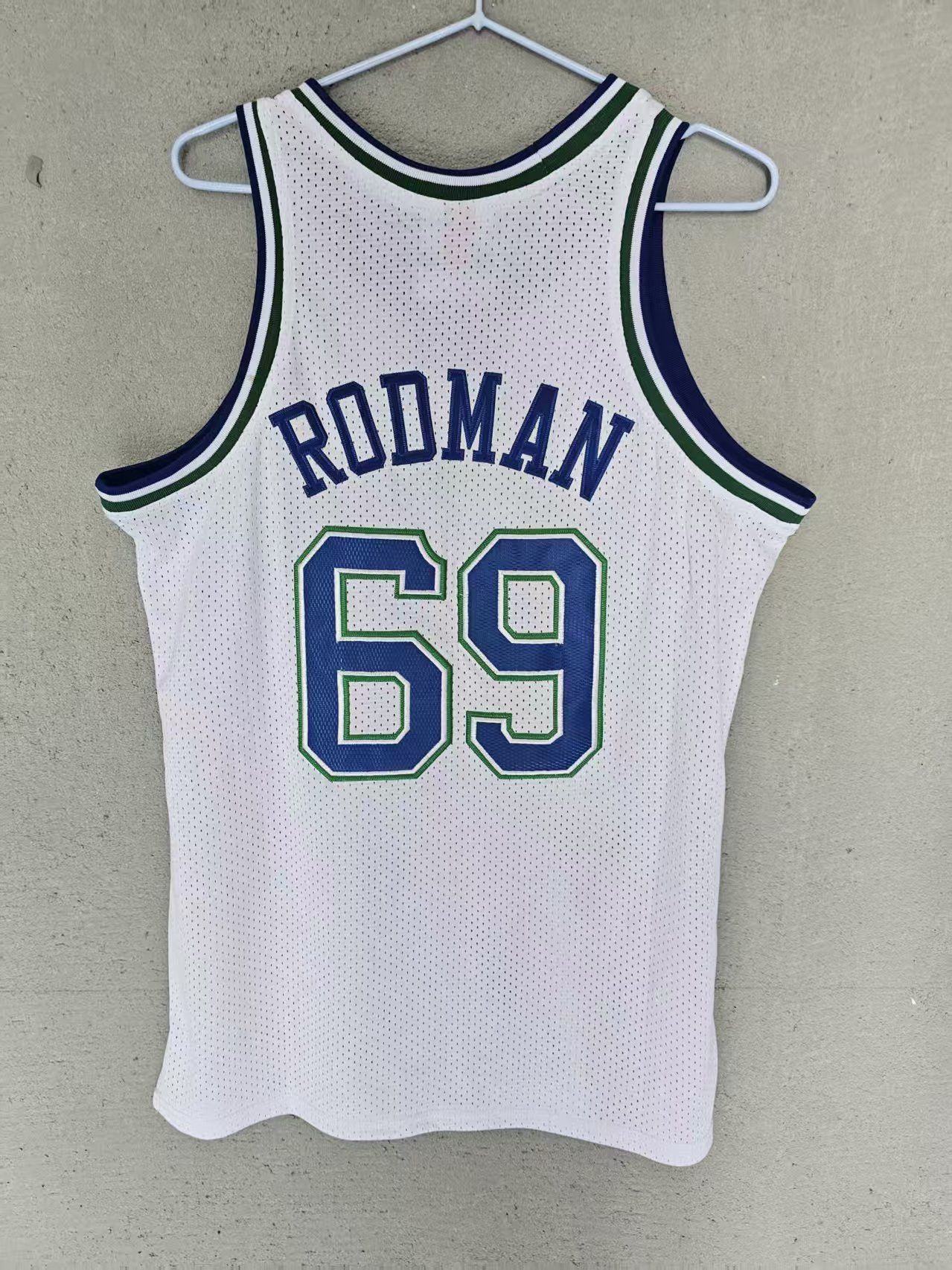 NBA 69 Dennis Rodman Jersey Dallas Mavericks Double Stitched Size US XL / EU 56 / 4 - 2 Thumbnail