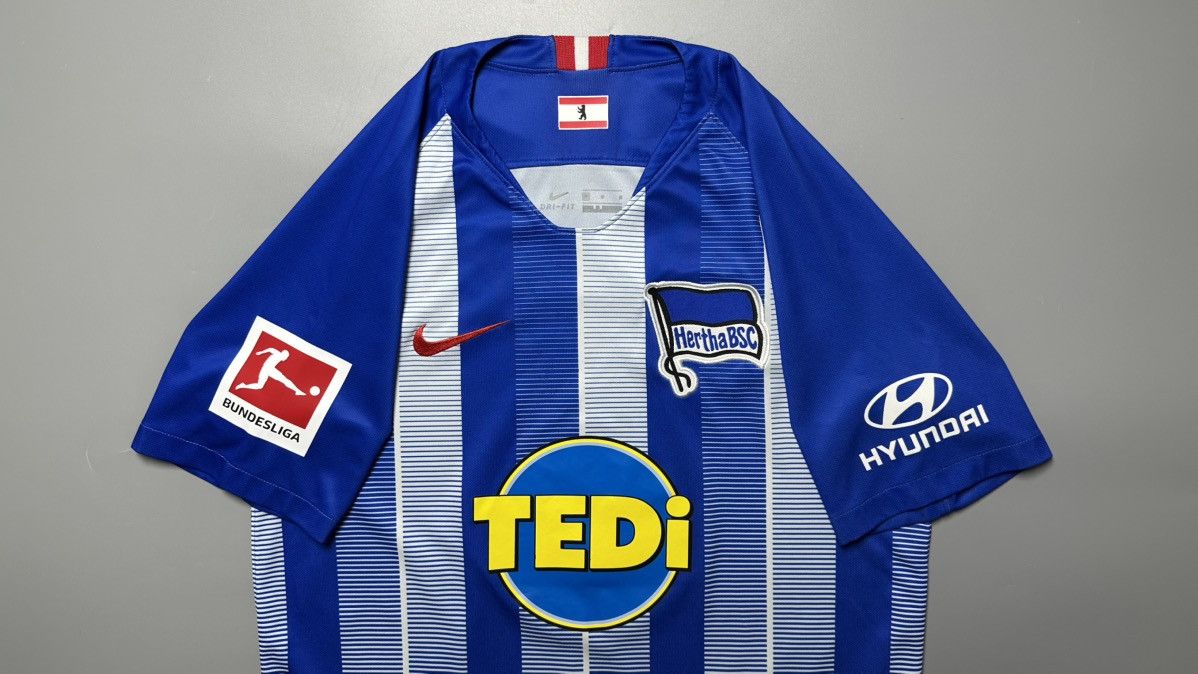 Nike HERTHA BSC NIKE 2017/2019 FOOTBALL HOME JERSEY #8 KALOU Size US M / EU 48-50 / 2 - 3 Thumbnail