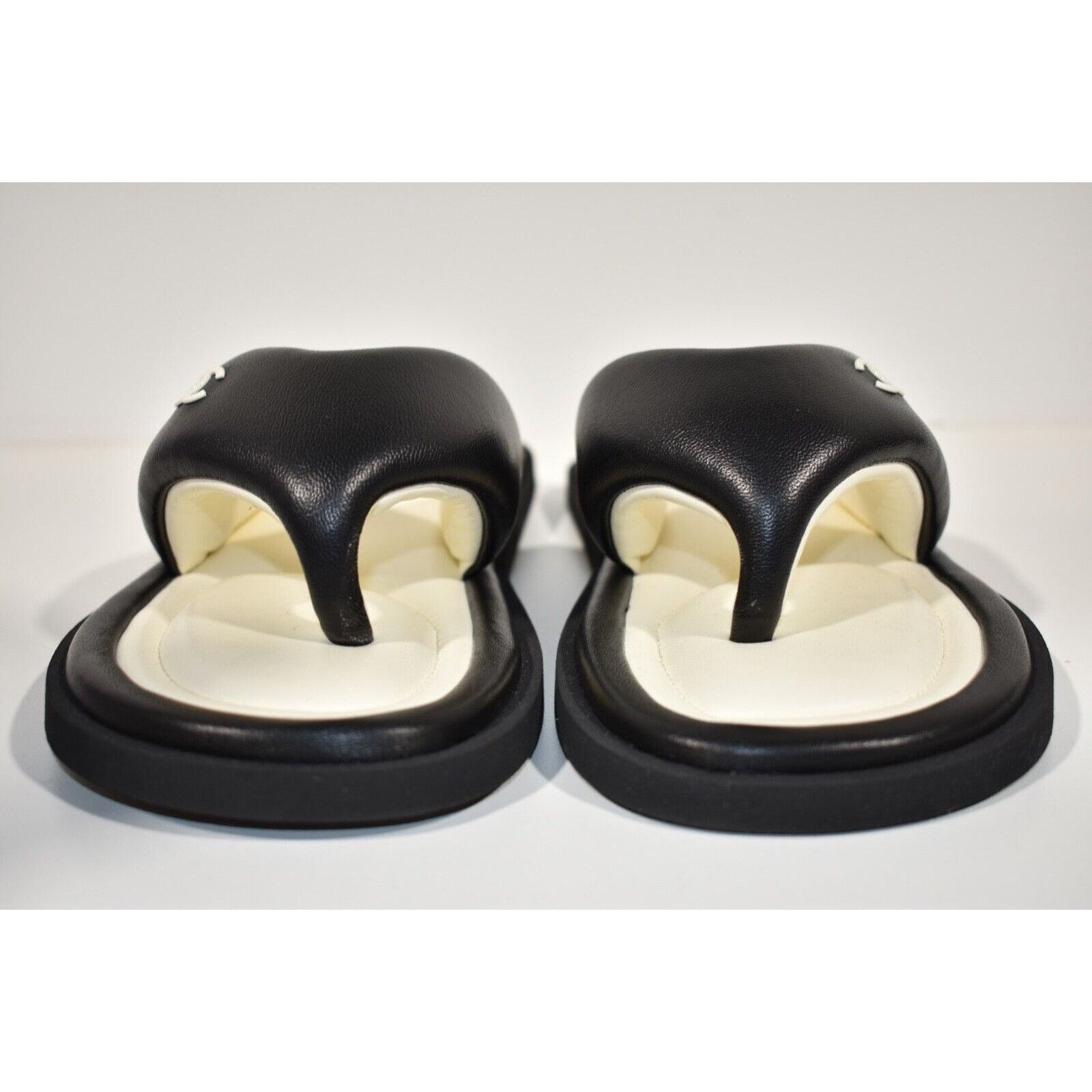 Chanel Chanel 22P Black White Lambskin Padded Pool Thong Logo Size US 12 / IT 42 - 7 Thumbnail