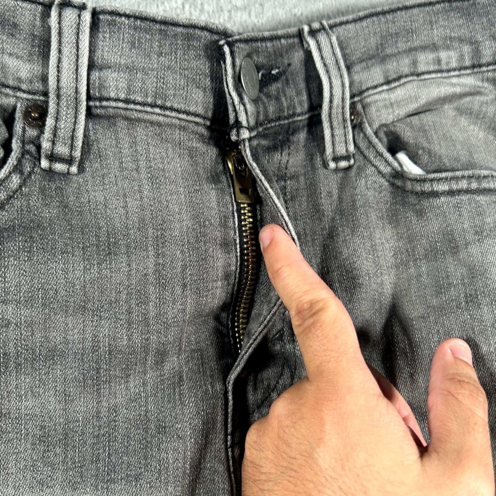 Levi's Levi's 510 Skinny Jeans Mens 26x29 Gray Stone Wash Denim Distressed Pockets Zip Button Casual Skater Size US 26 / EU 42 - 3 Thumbnail