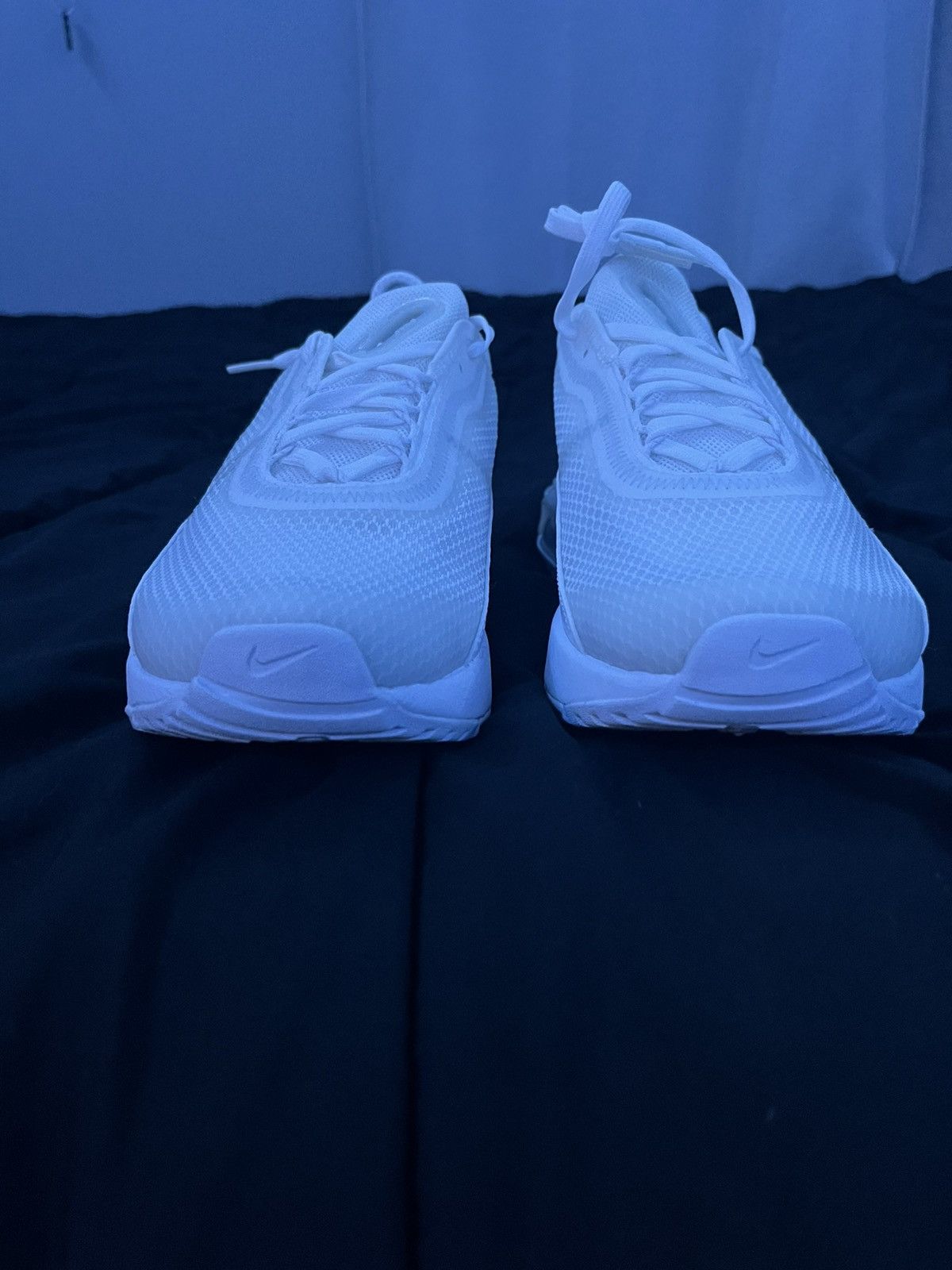 Nike Airmax 2090 Triple White Size US 7 / EU 40 - 9 Thumbnail