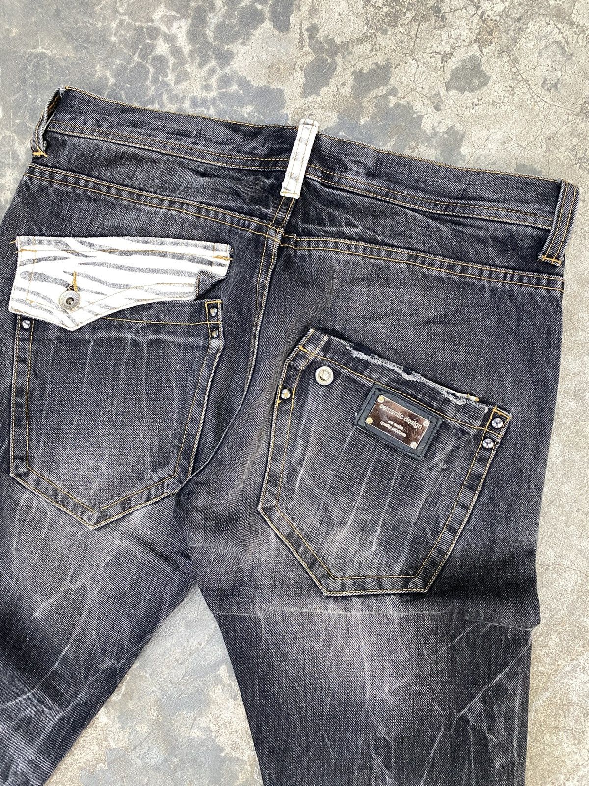 semanticdesign Semantic Design Distressed Harajuku Tigerskin Size US 35 - 15 Thumbnail