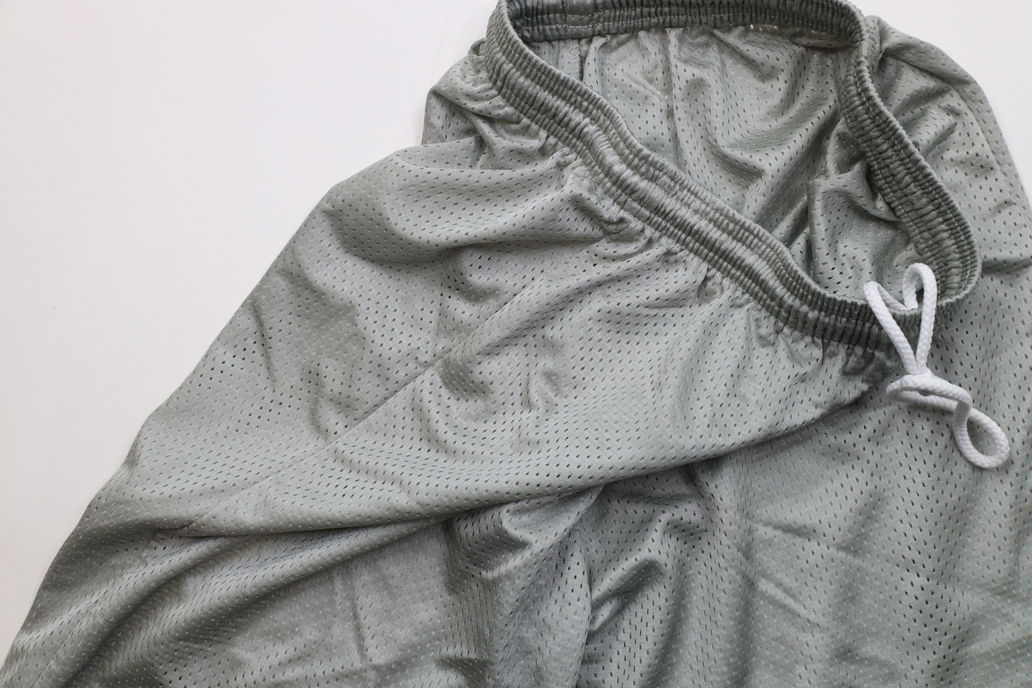 Vintage Vintage 90s Y2K Streetwear Basketball Shorts Training Silver Size US 32 / EU 48 - 5 Thumbnail