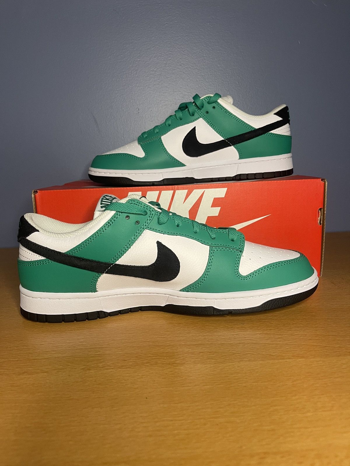 Nike Nike Dunk Low “Celtics” Size US 10.5 / EU 43-44 - 3 Thumbnail