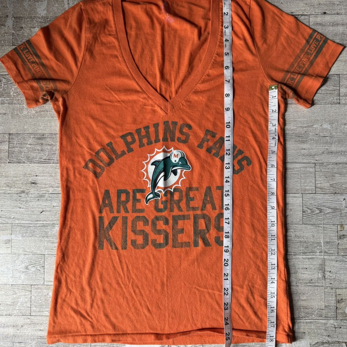 Pink × Victoria's Secret × Vintage Pink x NFL x 5th & Ocean, Retro, Dolphins’ Fan V-Neck Tee Size L / US 10 / IT 46 - 8 Thumbnail