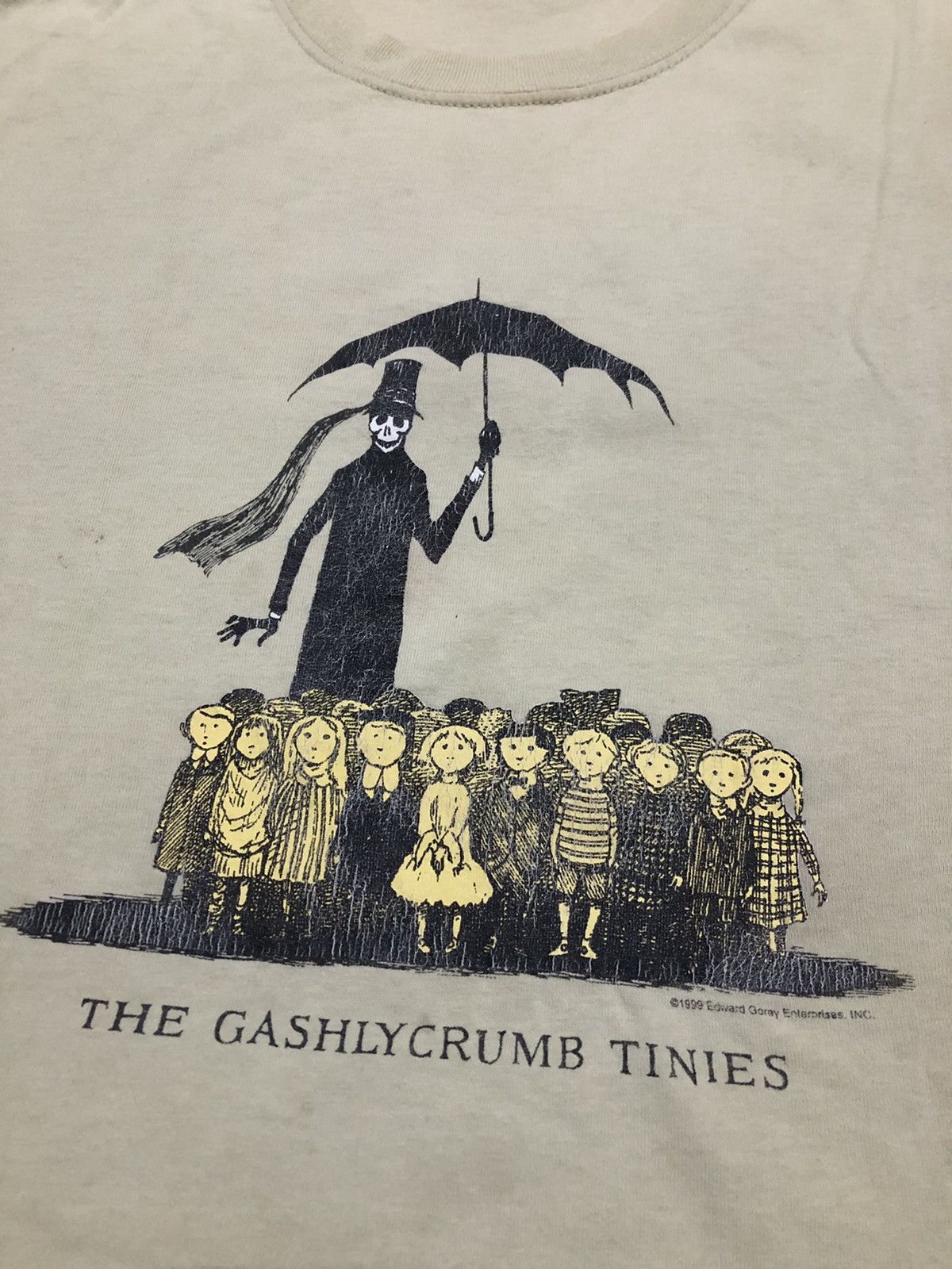 Other Vintage 90s The Gashlycrumb Tinies Erdward Gorey t-shirt Size US XXL / EU 58 / 5 - 2 Thumbnail