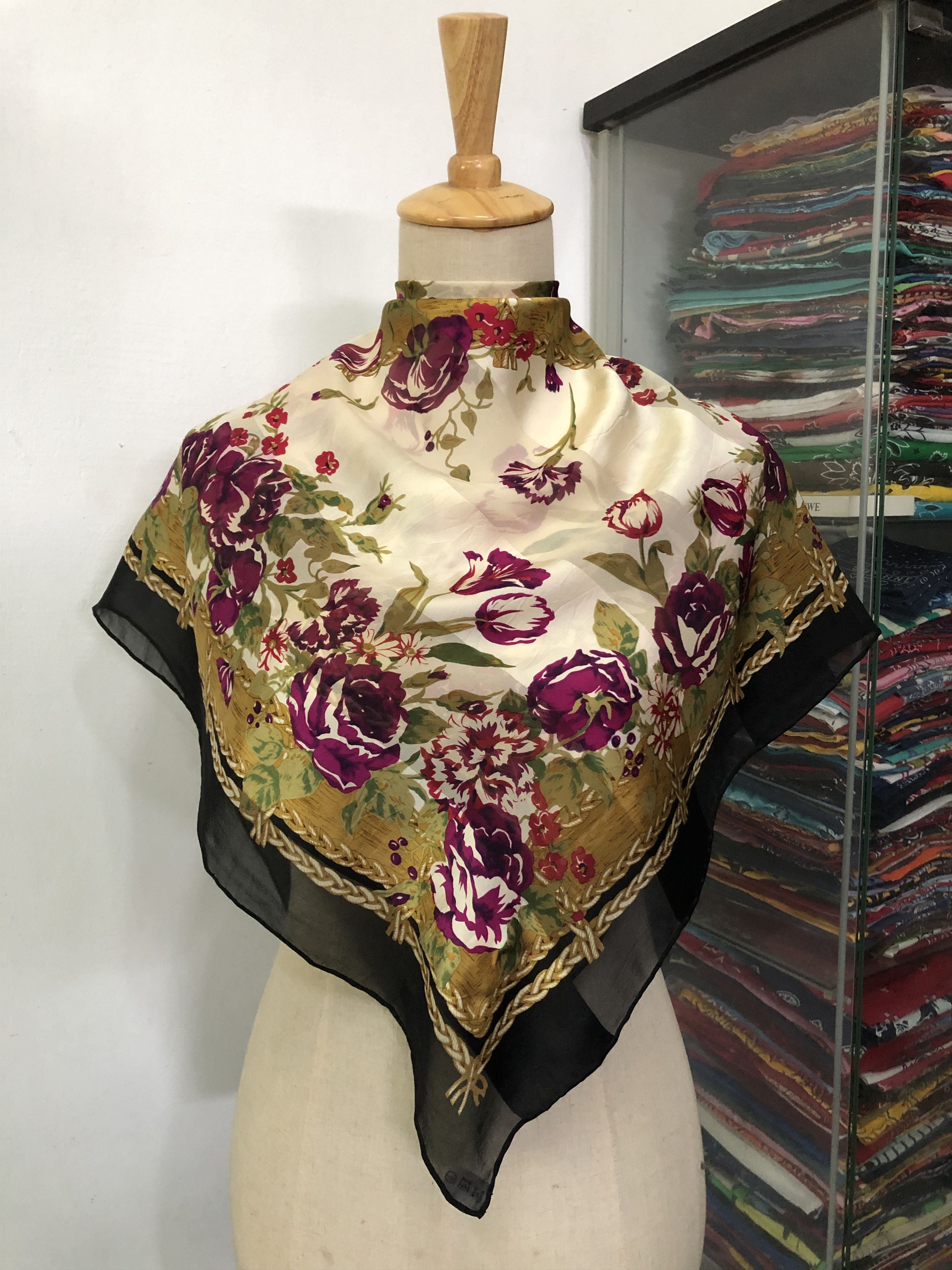 Vintage Vintage Silk Scarf Size ONE SIZE - 1 Thumbnail