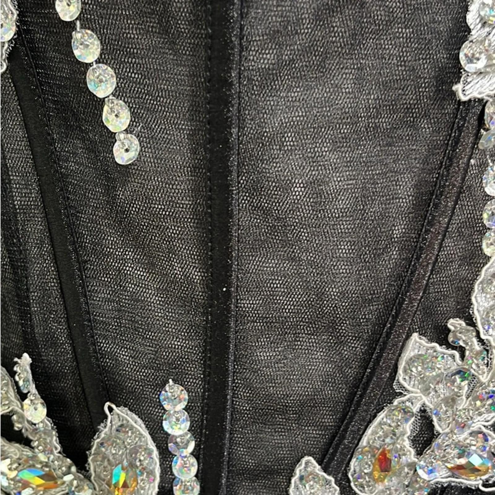 Other Elegant Black Gown with Silver Floral Embellishments Size M / US 6-8 / IT 42-44 - 5 Thumbnail